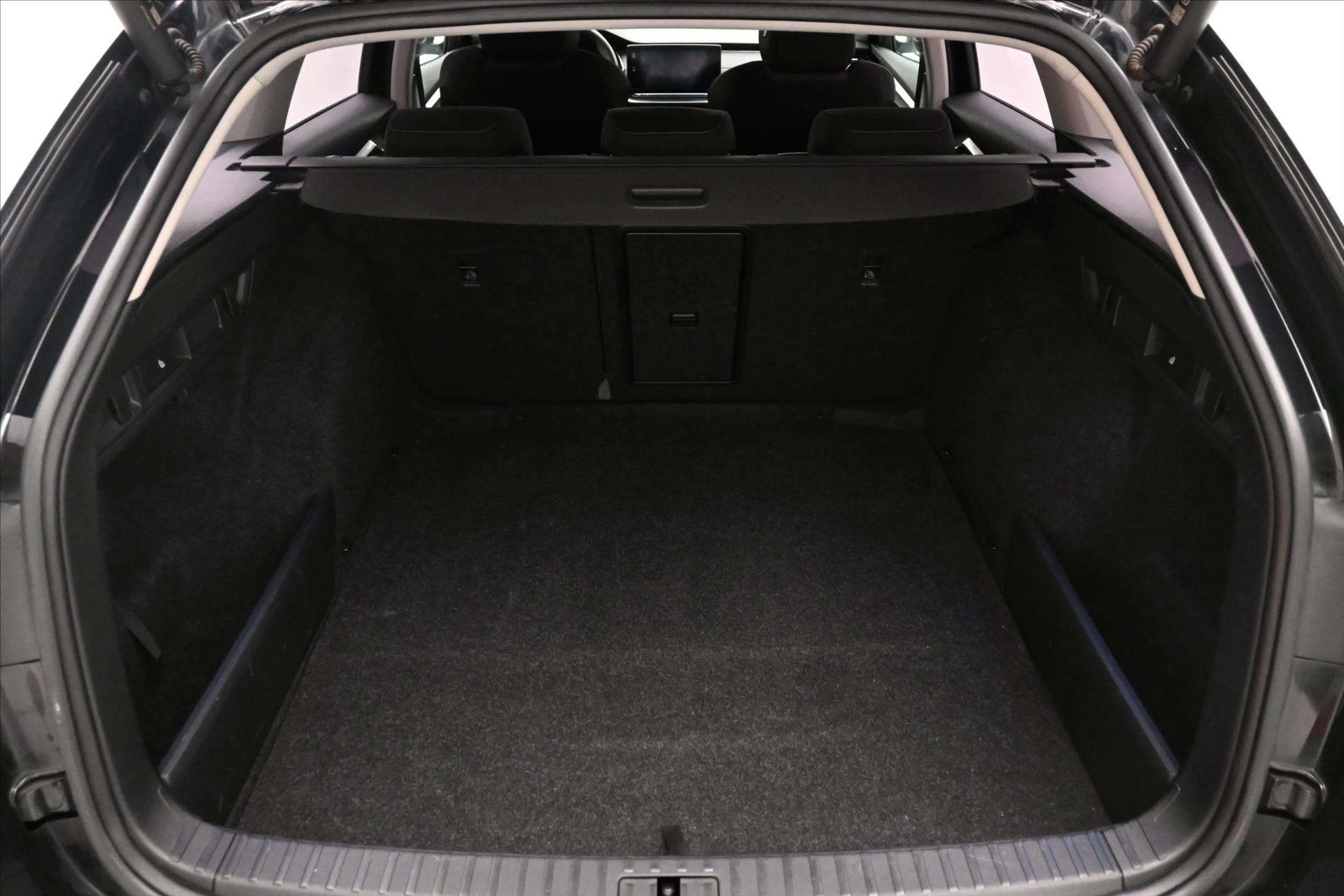 Hlavní fotografie vozu Škoda Octavia 2,0 TDI 110 kW DSG Style Záruka až 5 let (10)