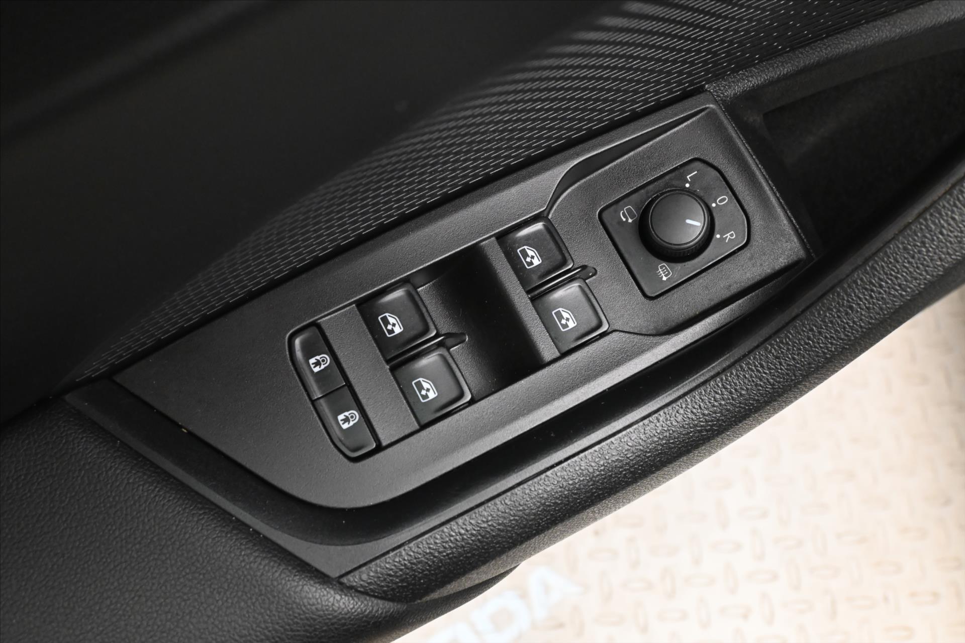 Hlavní fotografie vozu Škoda Octavia 2,0 TDI 110 kW DSG Style Záruka až 5 let (26)