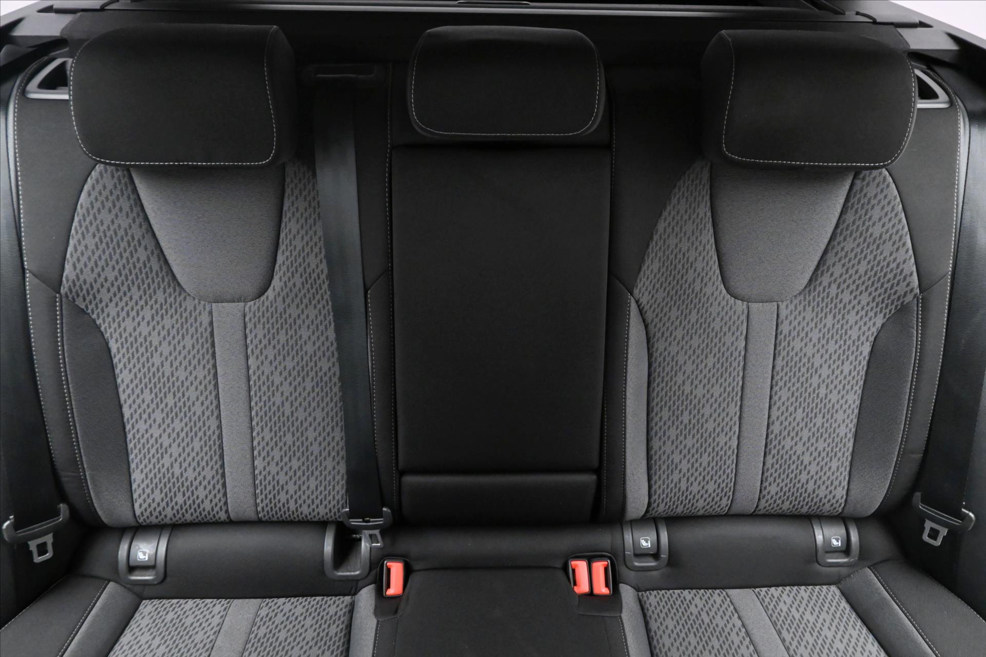 Hlavní fotografie vozu Škoda Octavia 2,0 TDI 110 kW DSG Style Záruka až 5 let (29)