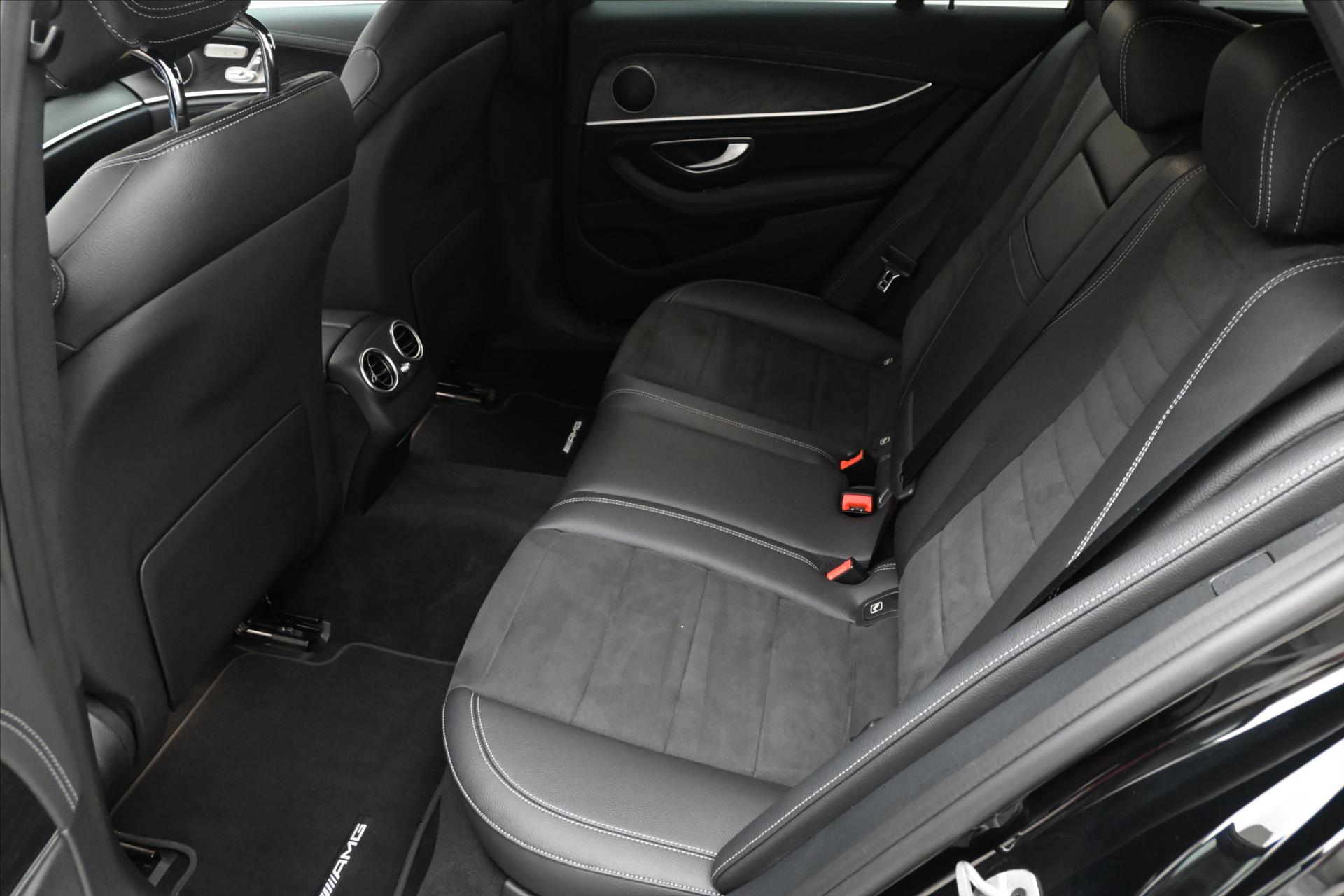 Hlavní fotografie vozu Mercedes-Benz Třídy E 2,0 220D 147kW 9G-TRONIC Záruka až 5 let (14)