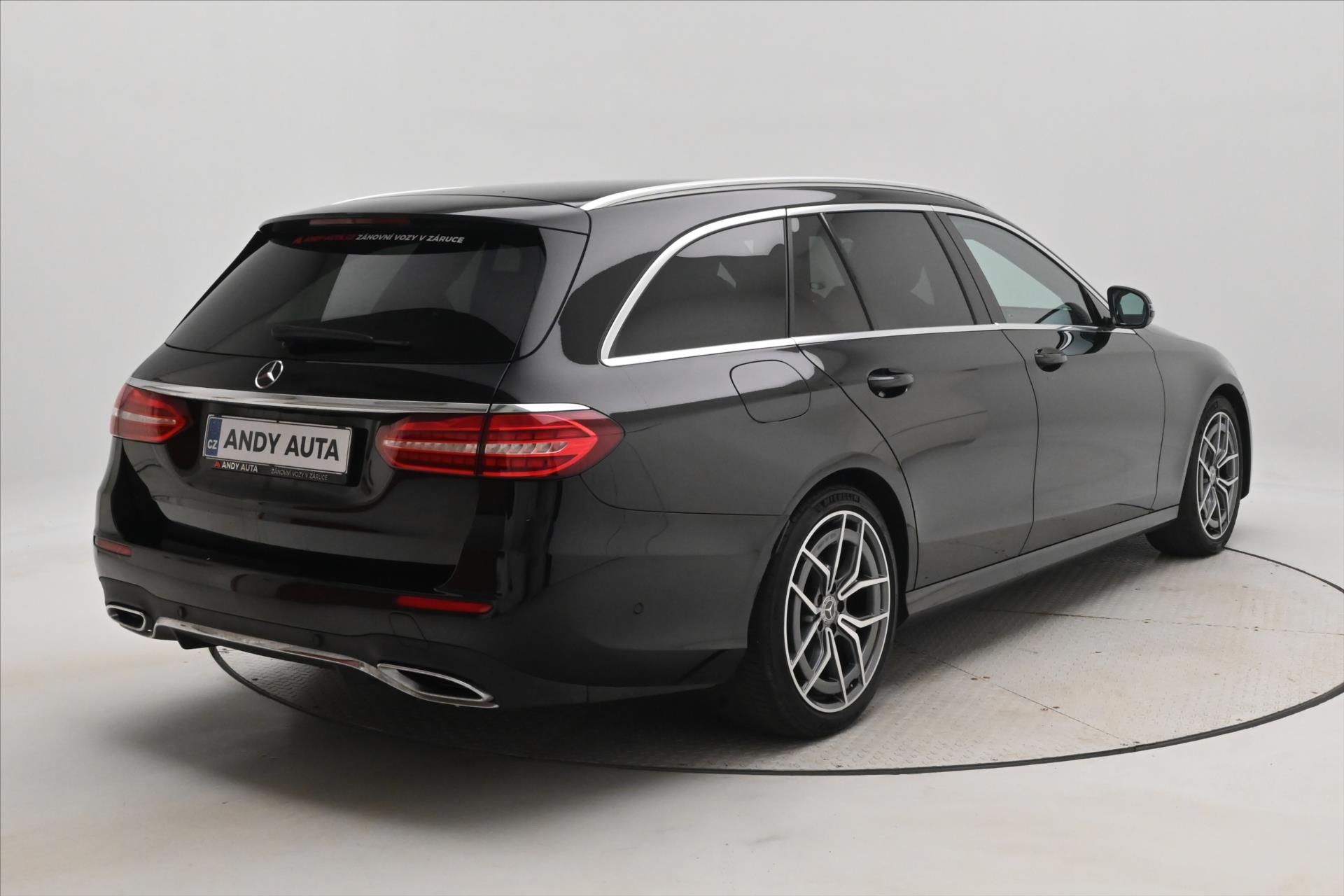 Hlavní fotografie vozu Mercedes-Benz Třídy E 2,0 220D 147kW 9G-TRONIC Záruka až 5 let (5)