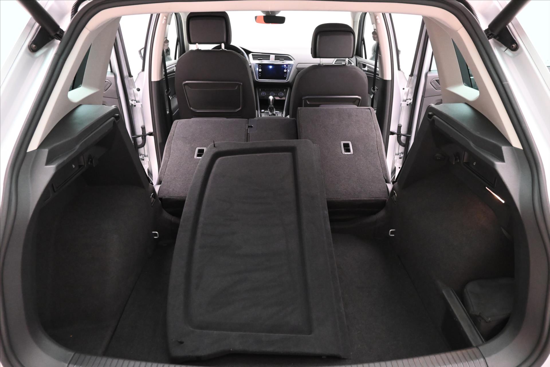 Hlavní fotografie vozu Volkswagen Tiguan 2,0 TDI 110 kW DSG iQ.DRIVE Záruka až 5 let (11)