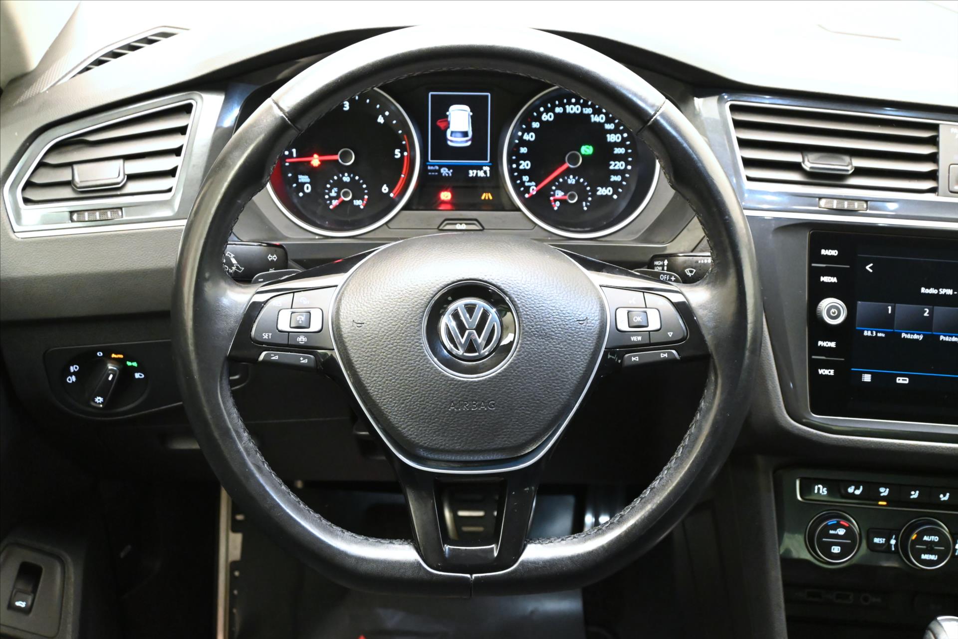 Hlavní fotografie vozu Volkswagen Tiguan 2,0 TDI 110 kW DSG iQ.DRIVE Záruka až 5 let (18)