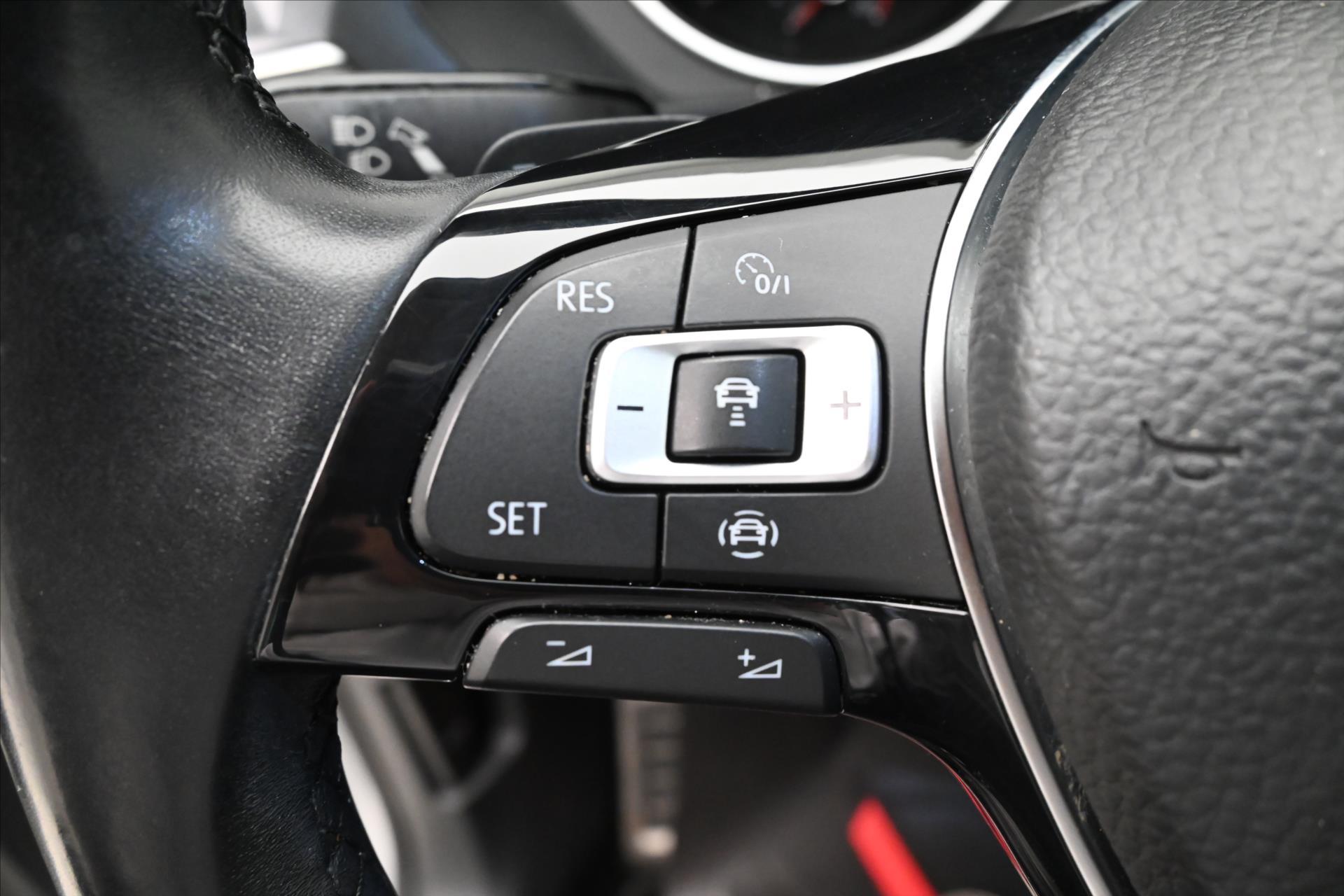 Hlavní fotografie vozu Volkswagen Tiguan 2,0 TDI 110 kW DSG iQ.DRIVE Záruka až 5 let (23)