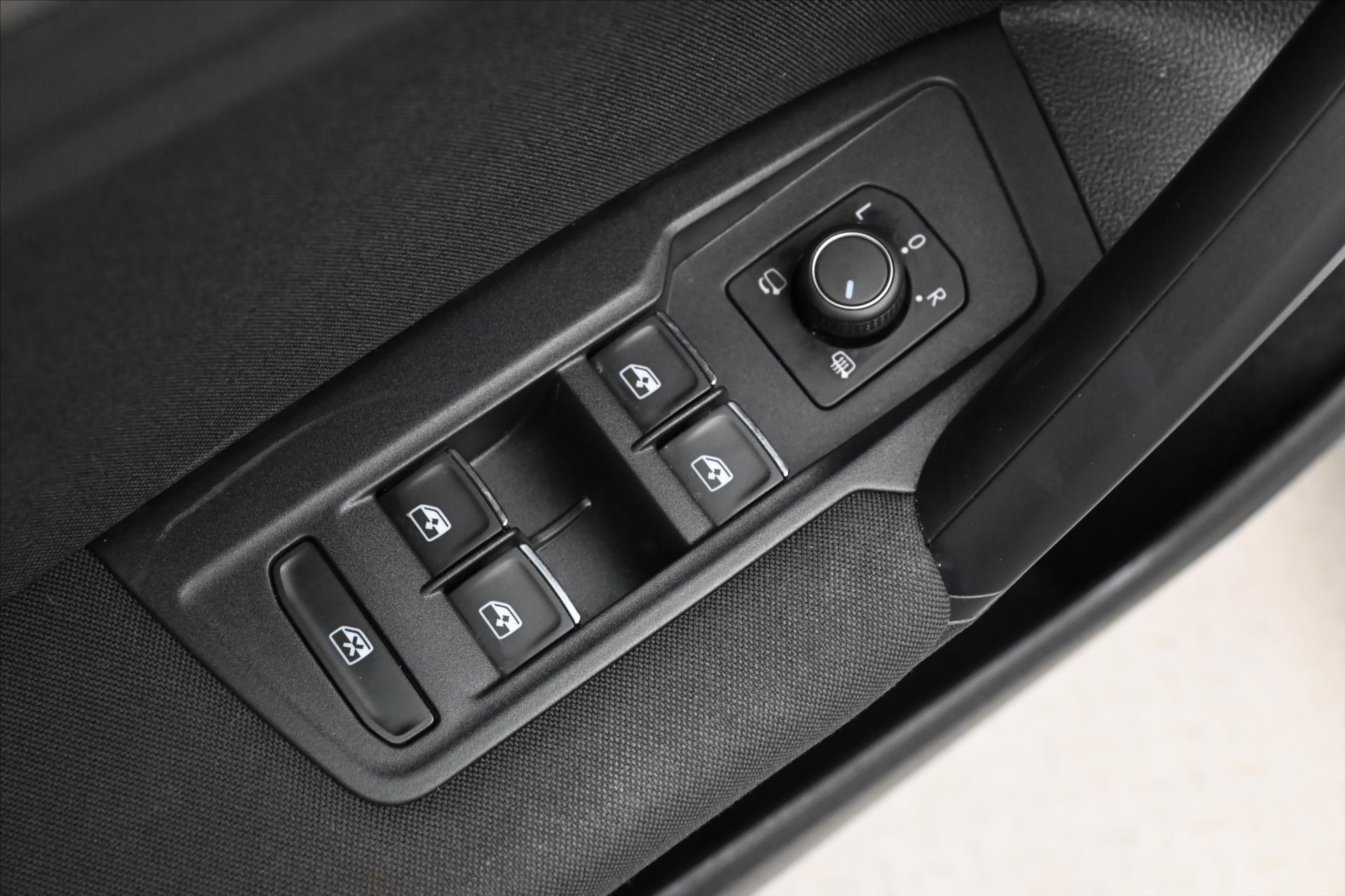 Hlavní fotografie vozu Volkswagen Tiguan 2,0 TDI 110 kW DSG iQ.DRIVE Záruka až 5 let (25)