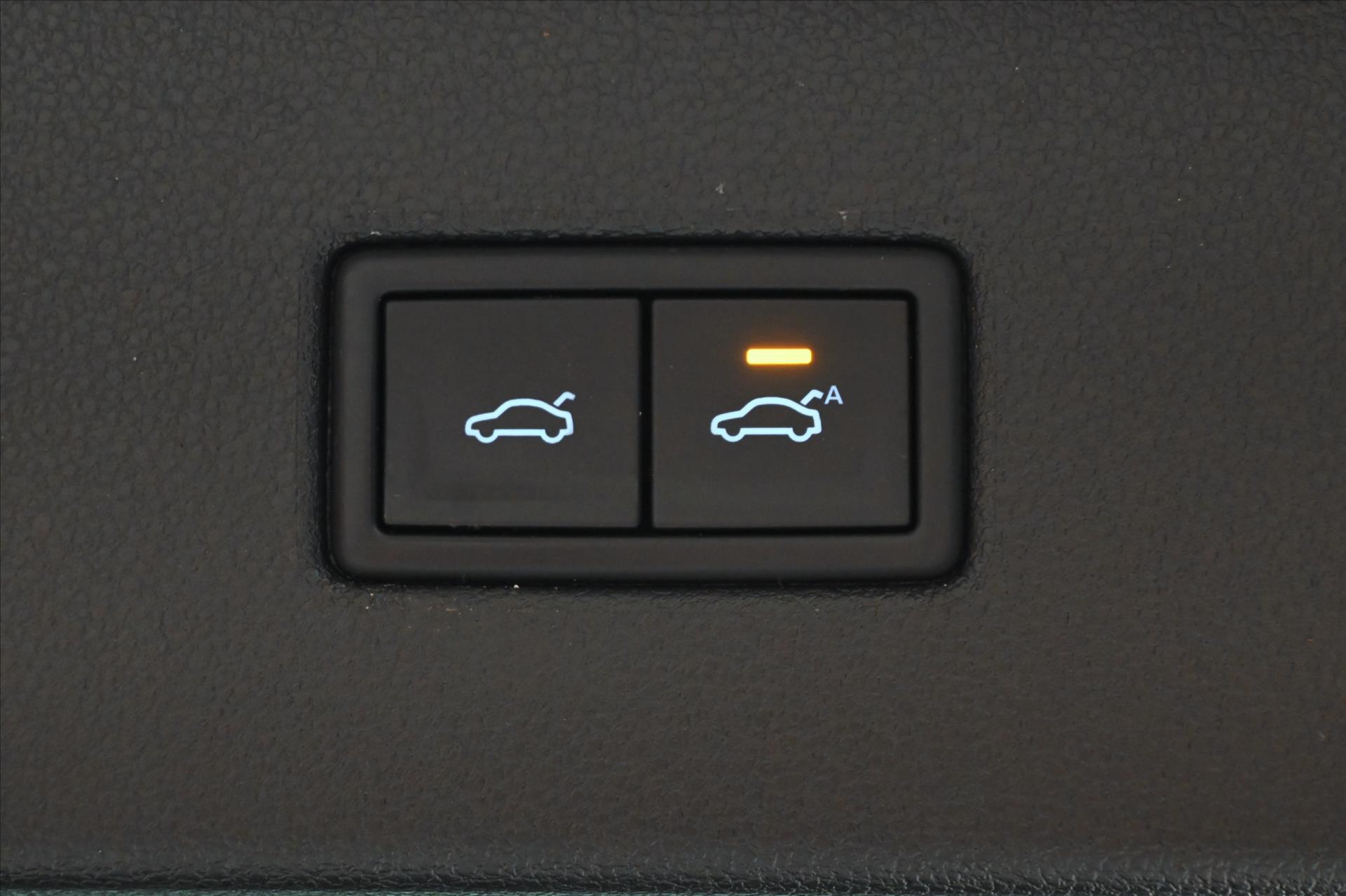 Hlavní fotografie vozu Volkswagen Tiguan 2,0 TDI 110 kW DSG iQ.DRIVE Záruka až 5 let (27)