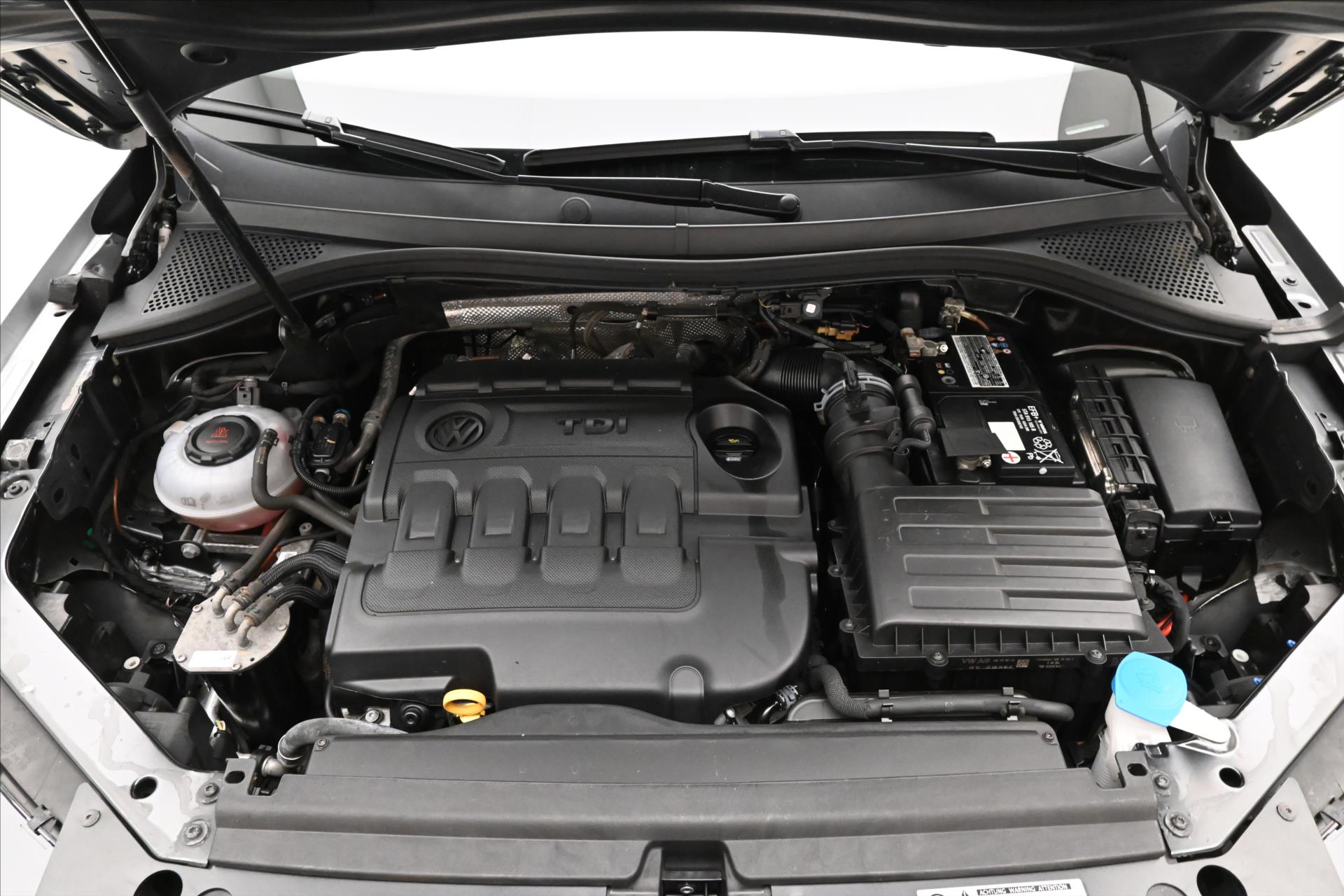 Hlavní fotografie vozu Volkswagen Tiguan 2,0 TDI 110 kW DSG iQ.DRIVE Záruka až 5 let (9)