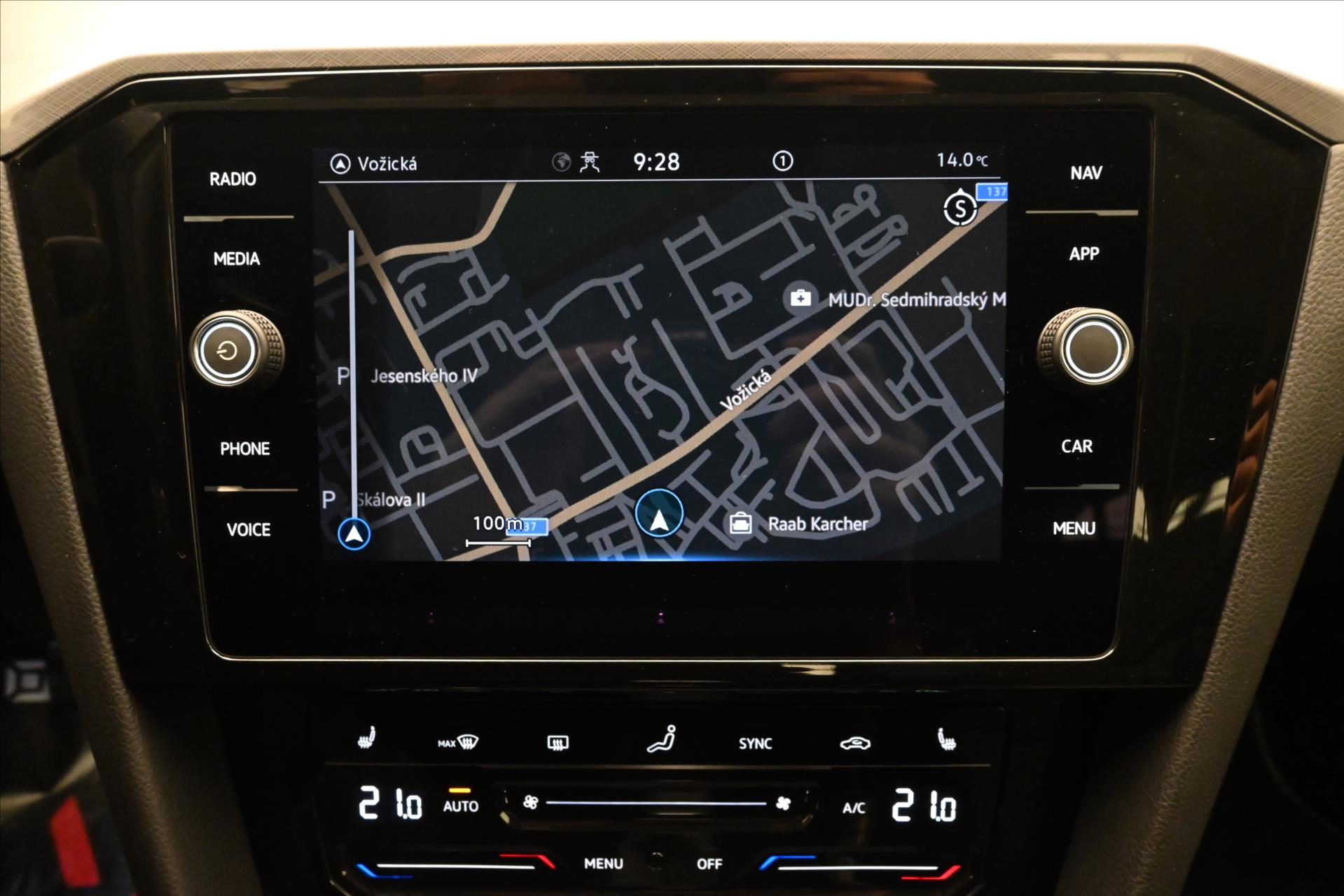 Hlavní fotografie vozu Volkswagen Passat 2,0 TDI 110kW Business Záruka až 5 let (20)