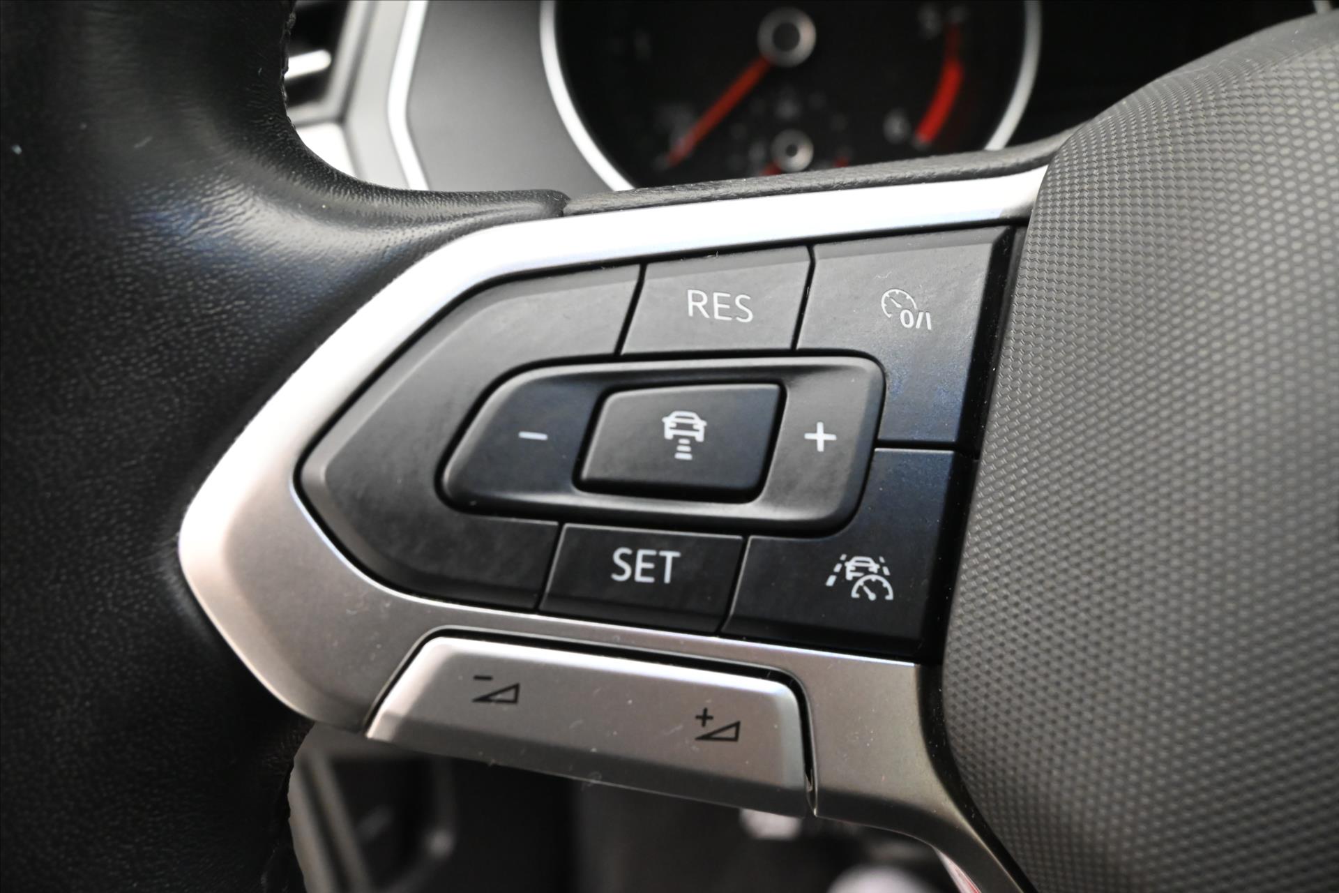 Hlavní fotografie vozu Volkswagen Passat 2,0 TDI 110kW Business Záruka až 5 let (24)