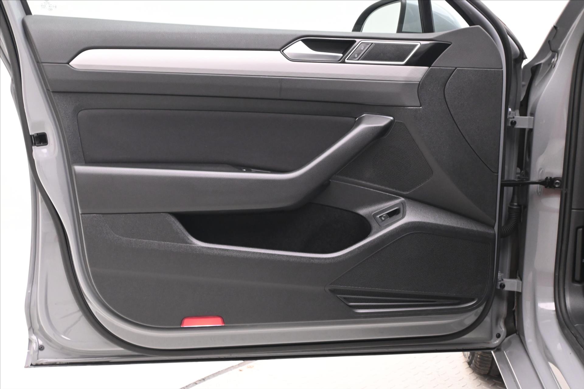 Hlavní fotografie vozu Volkswagen Passat 2,0 TDI 110kW Business Záruka až 5 let (25)