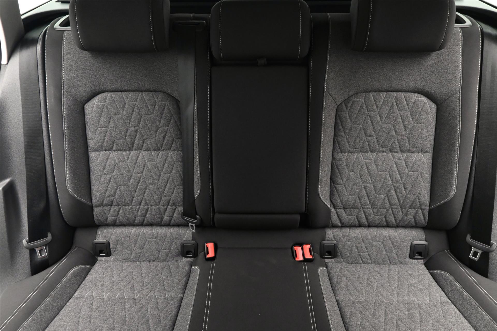 Hlavní fotografie vozu Volkswagen Passat 2,0 TDI 110kW Business Záruka až 5 let (28)