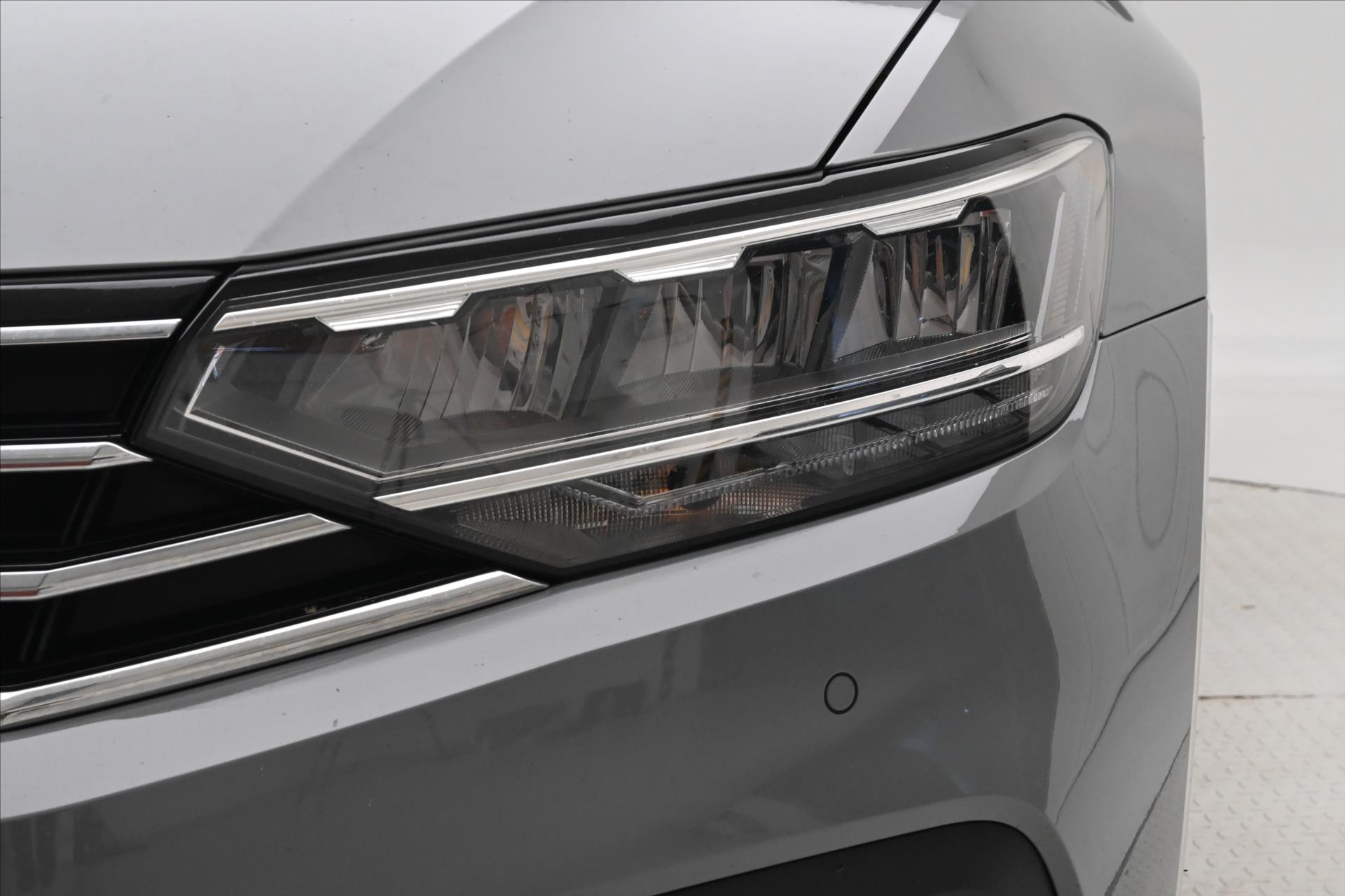 Hlavní fotografie vozu Volkswagen Passat 2,0 TDI 110kW Business Záruka až 5 let (29)