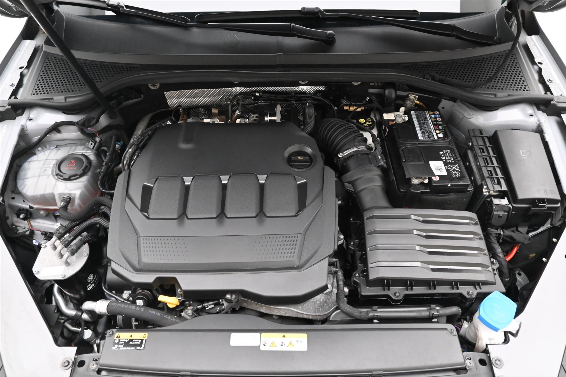 Hlavní fotografie vozu Volkswagen Passat 2,0 TDI 110kW Business Záruka až 5 let (9)