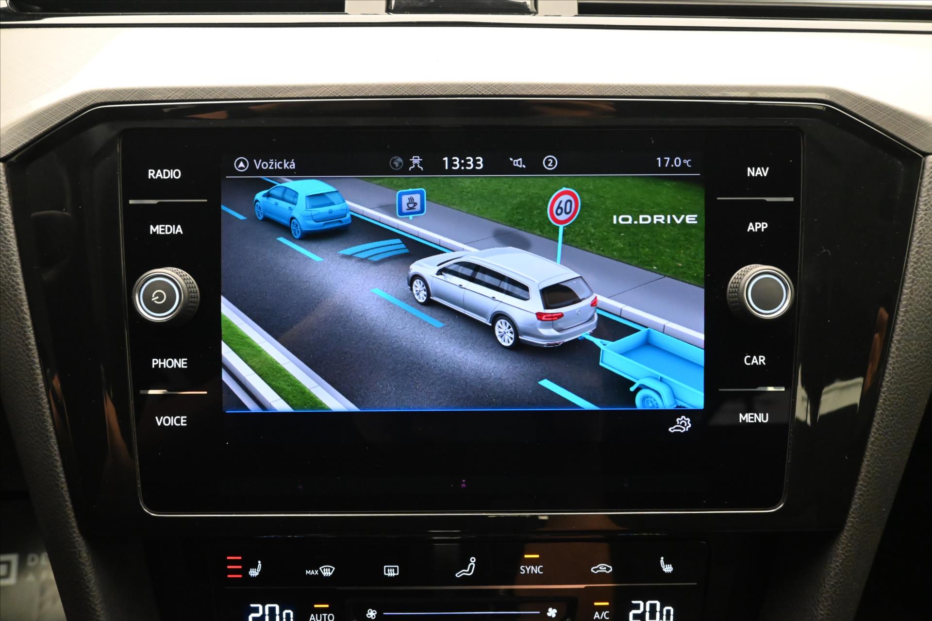 Hlavní fotografie vozu Volkswagen Passat 2,0 TDI 110 KW DSG Business Záruka až 5 let (19)