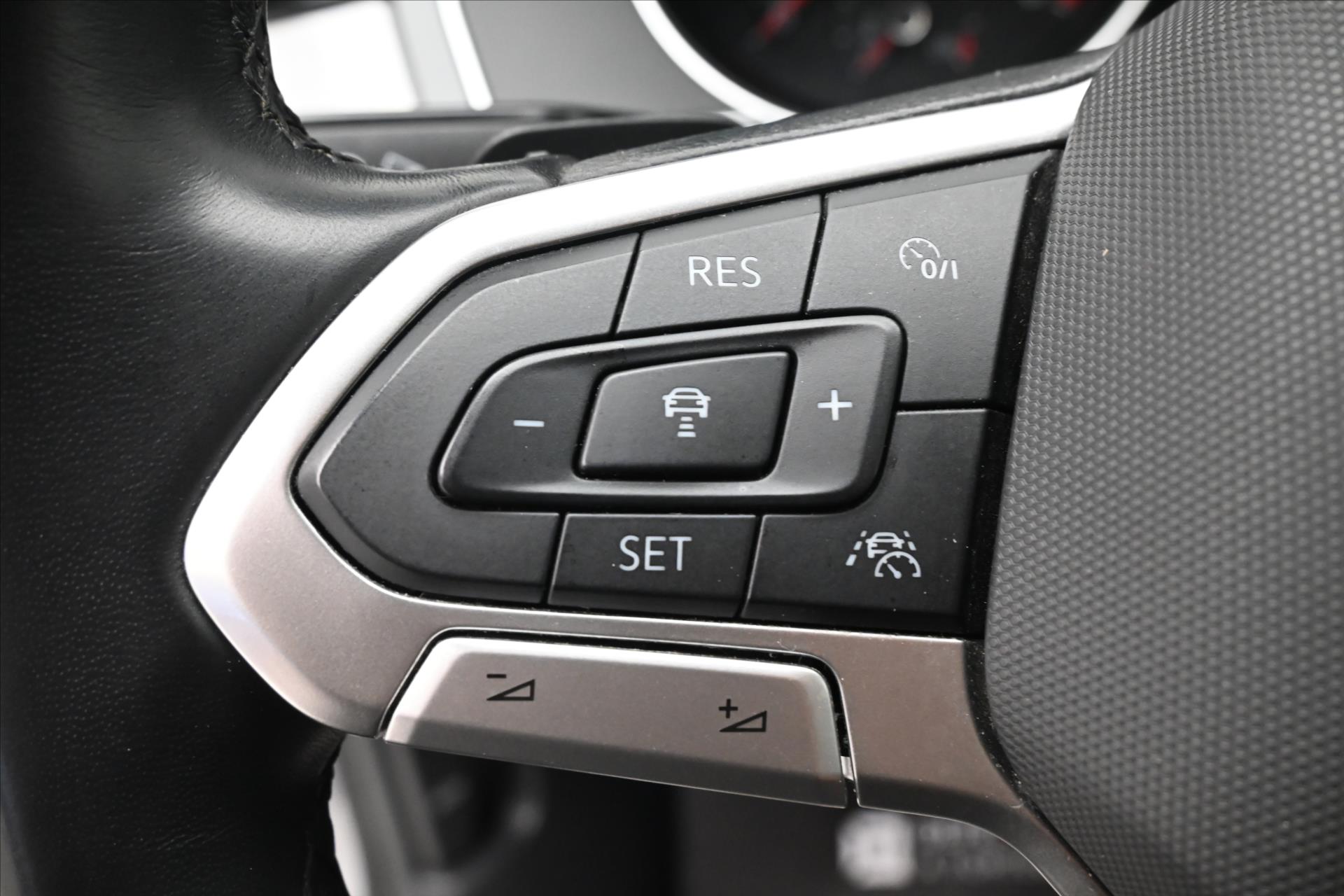 Hlavní fotografie vozu Volkswagen Passat 2,0 TDI 110 KW DSG Business Záruka až 5 let (24)