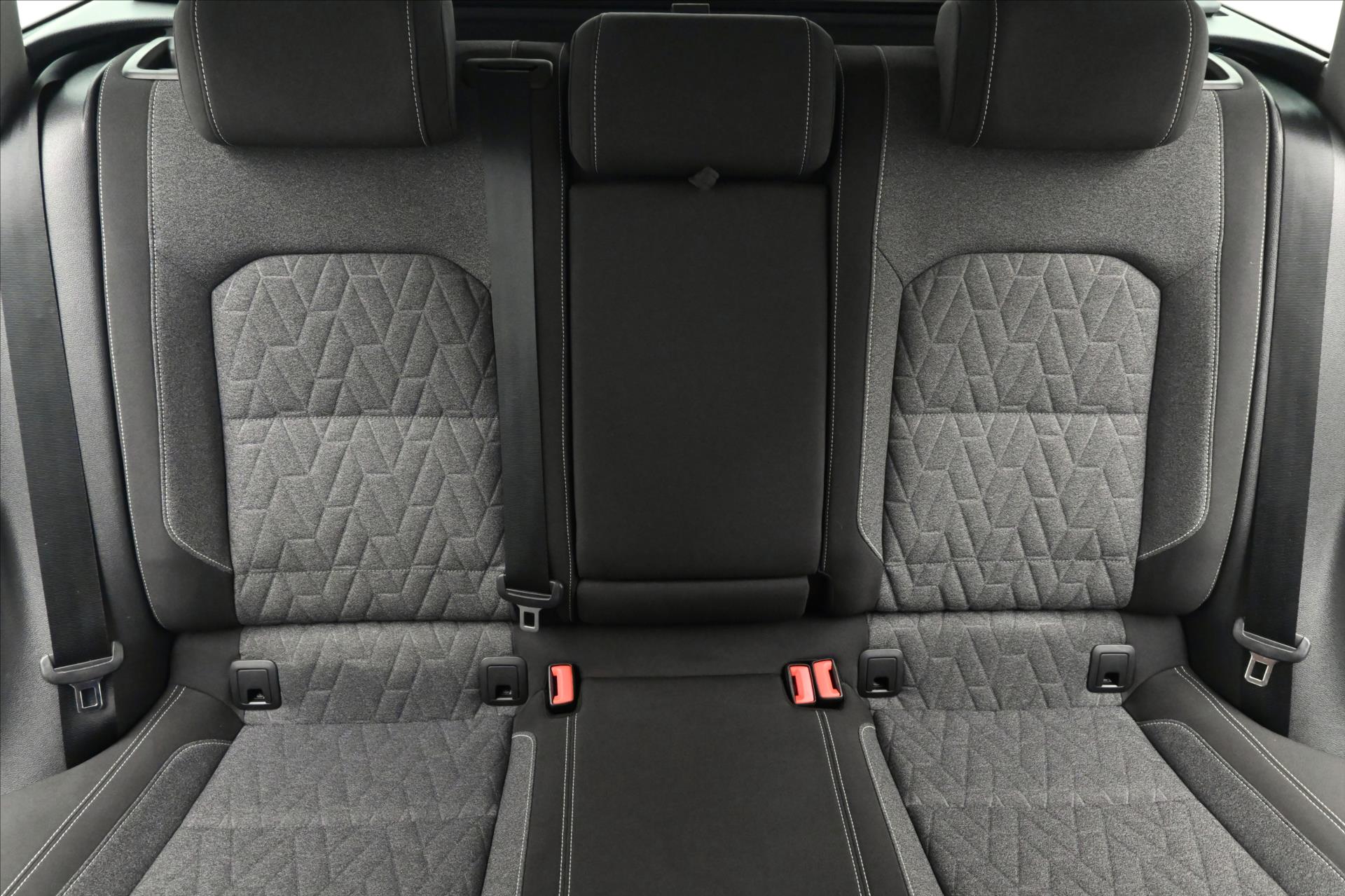 Hlavní fotografie vozu Volkswagen Passat 2,0 TDI 110 KW DSG Business Záruka až 5 let (28)