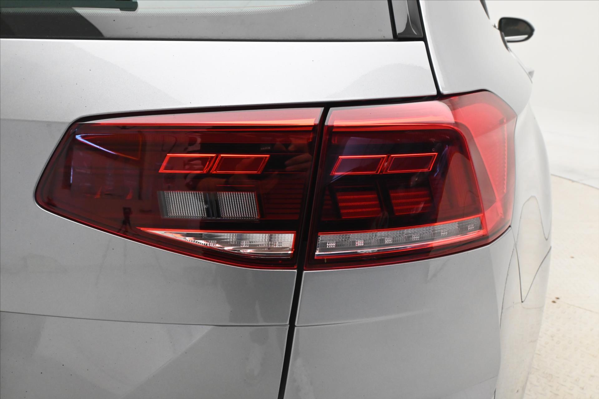 Hlavní fotografie vozu Volkswagen Passat 2,0 TDI 110 KW DSG Business Záruka až 5 let (31)