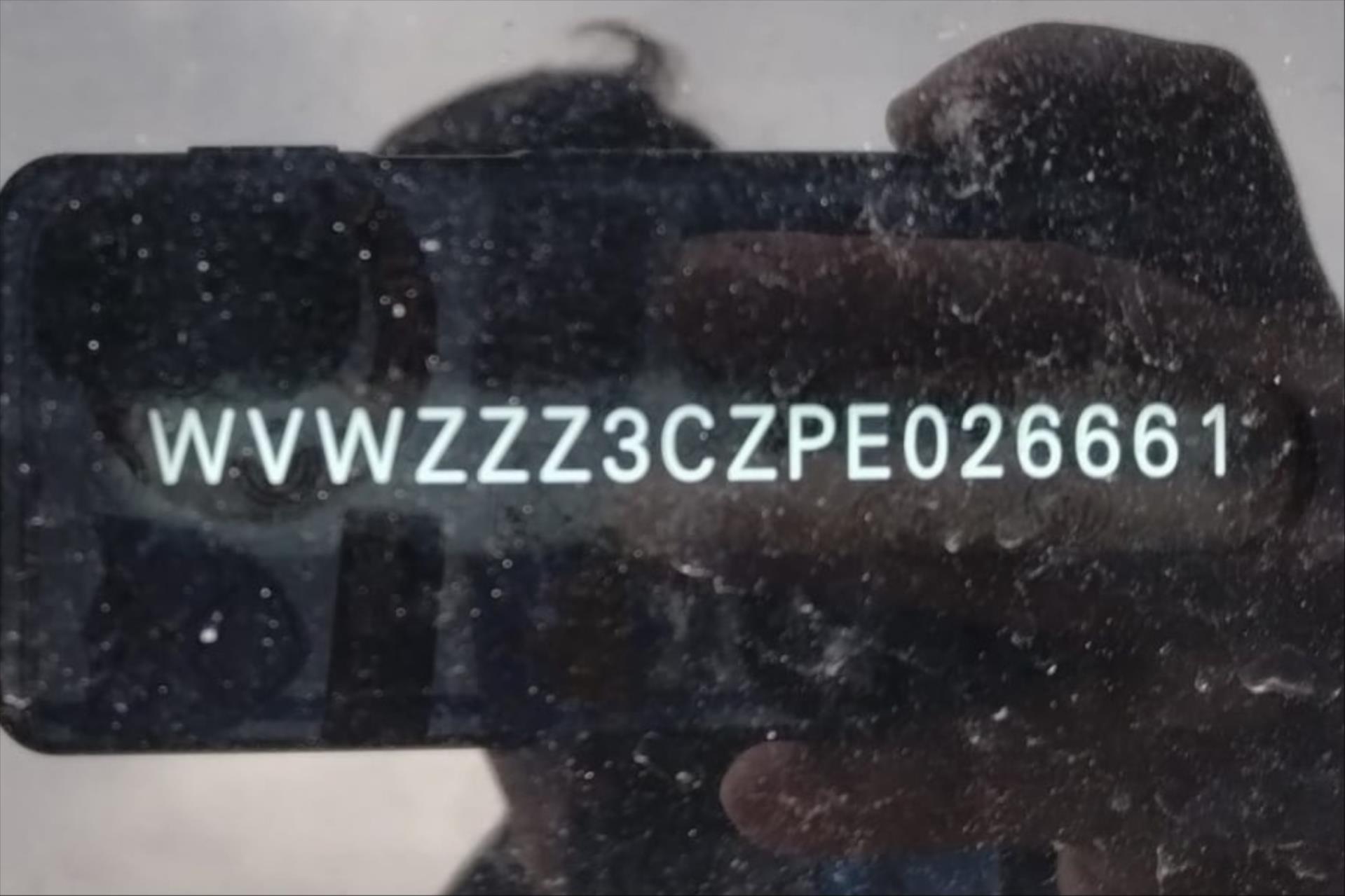 Hlavní fotografie vozu Volkswagen Passat 2,0 TDI 110KW DSG BUSINESS VŮZ PŘIPRAVUJEME K PRODEJI (2)