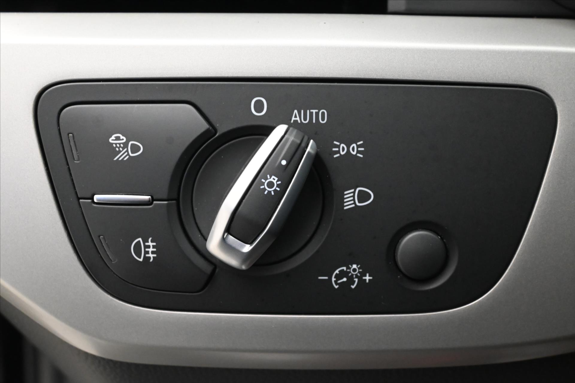 Hlavní fotografie vozu Audi A4 2,0 40TDI 150kW S-Tronic Záruka až 5 let (27)