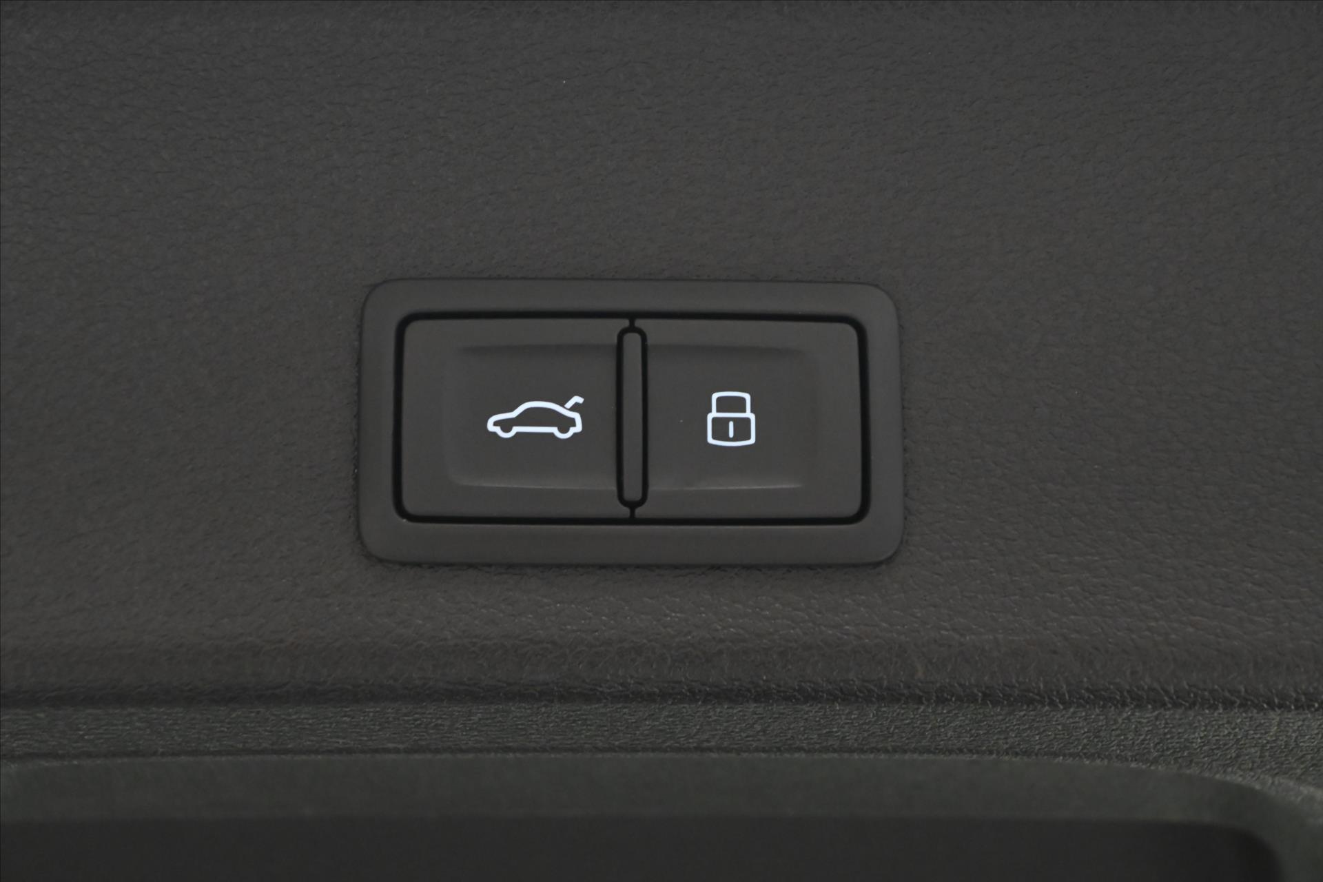 Hlavní fotografie vozu Audi A4 2,0 40TDI 150kW S-Tronic Záruka až 5 let (28)