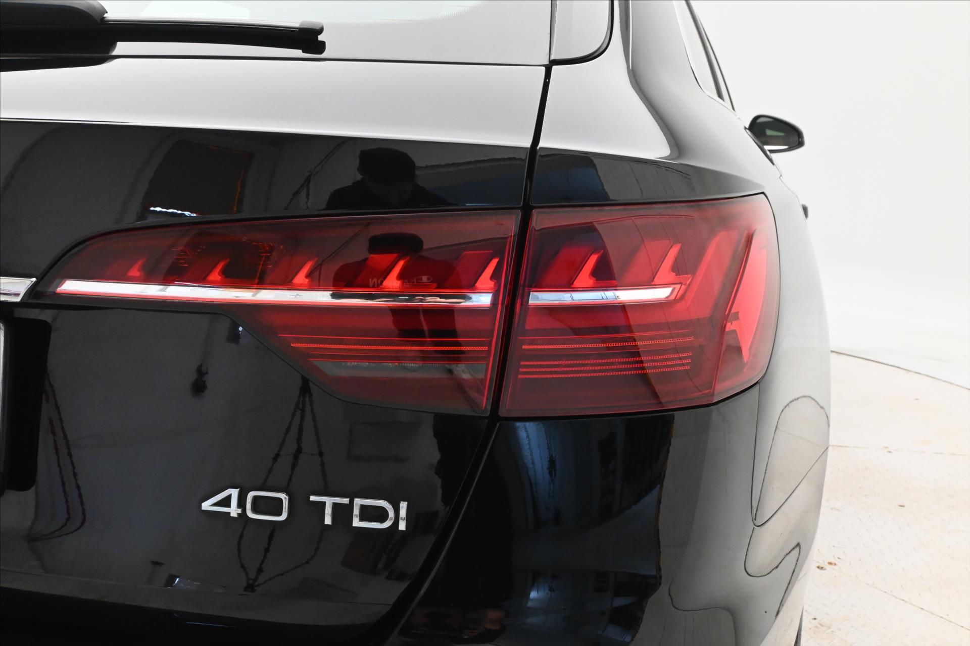 Hlavní fotografie vozu Audi A4 2,0 40TDI 150kW S-Tronic Záruka až 5 let (31)