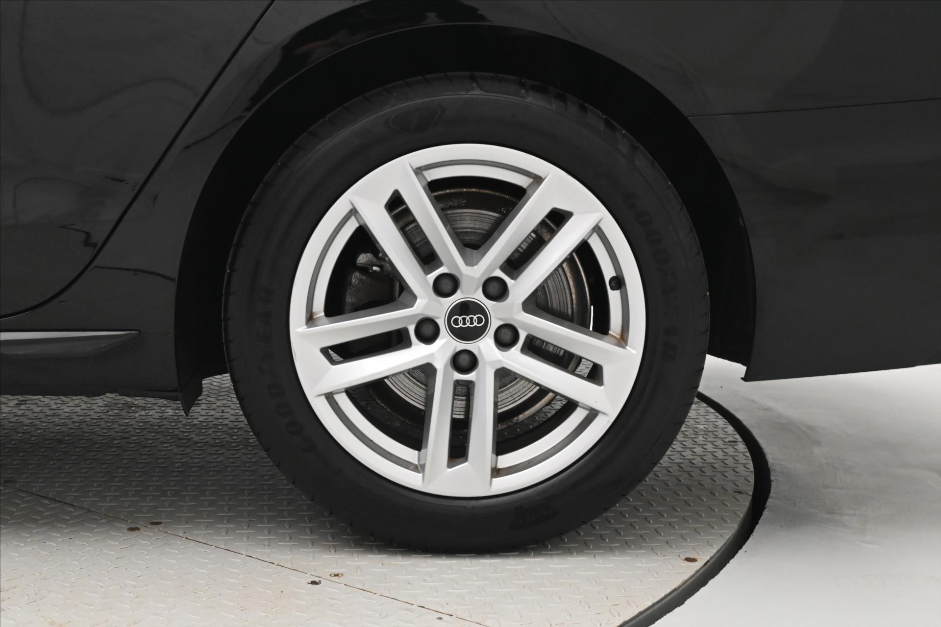 Hlavní fotografie vozu Audi A4 2,0 40TDI 150kW S-Tronic Záruka až 5 let (32)