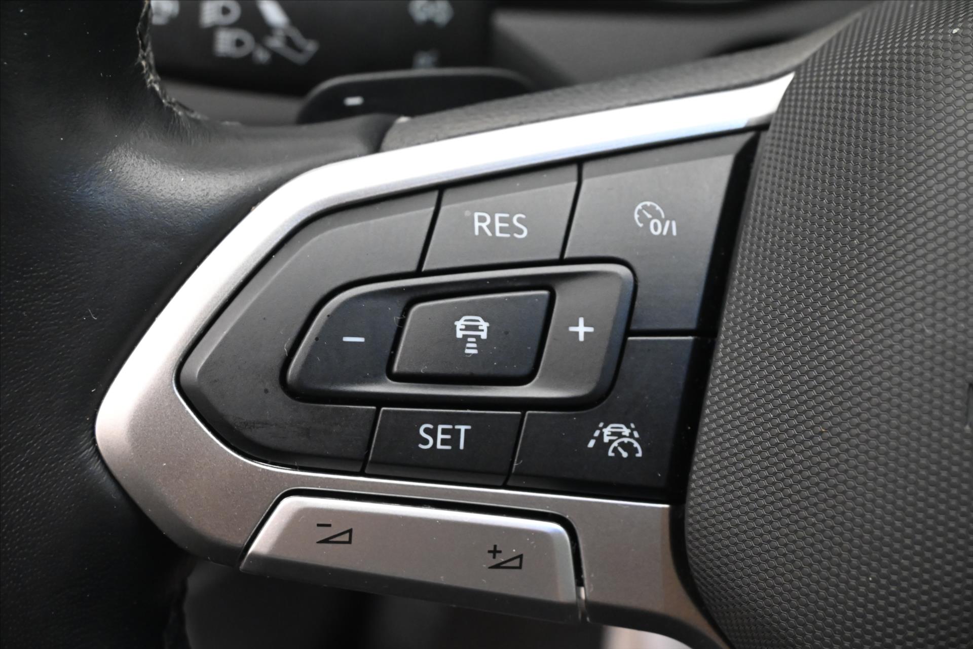 Hlavní fotografie vozu Volkswagen Passat 2,0 TDI 110kW DSG Business Záruka až 5 let (24)