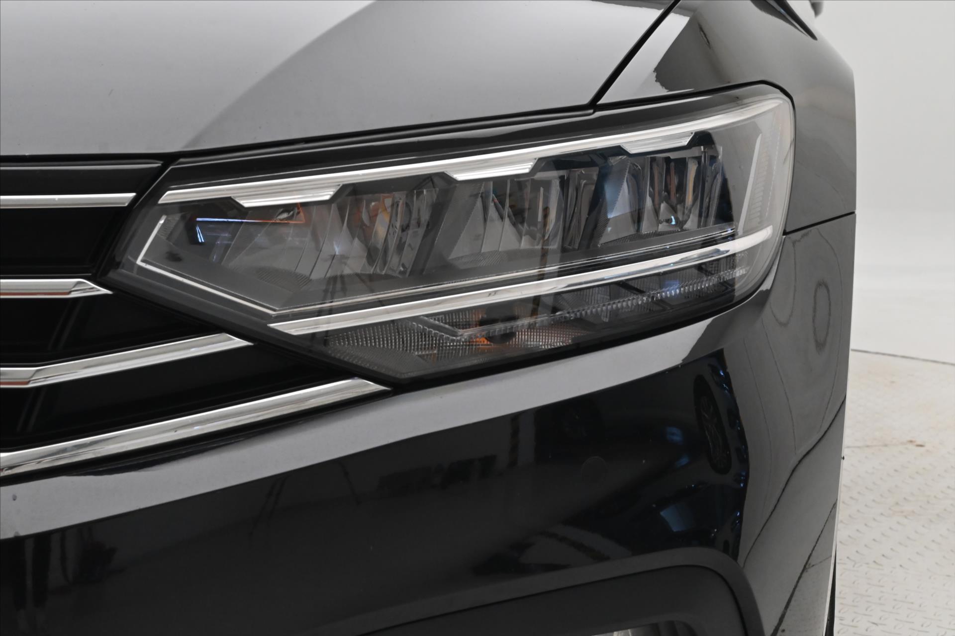 Hlavní fotografie vozu Volkswagen Passat 2,0 TDI 110kW DSG Business Záruka až 5 let (30)