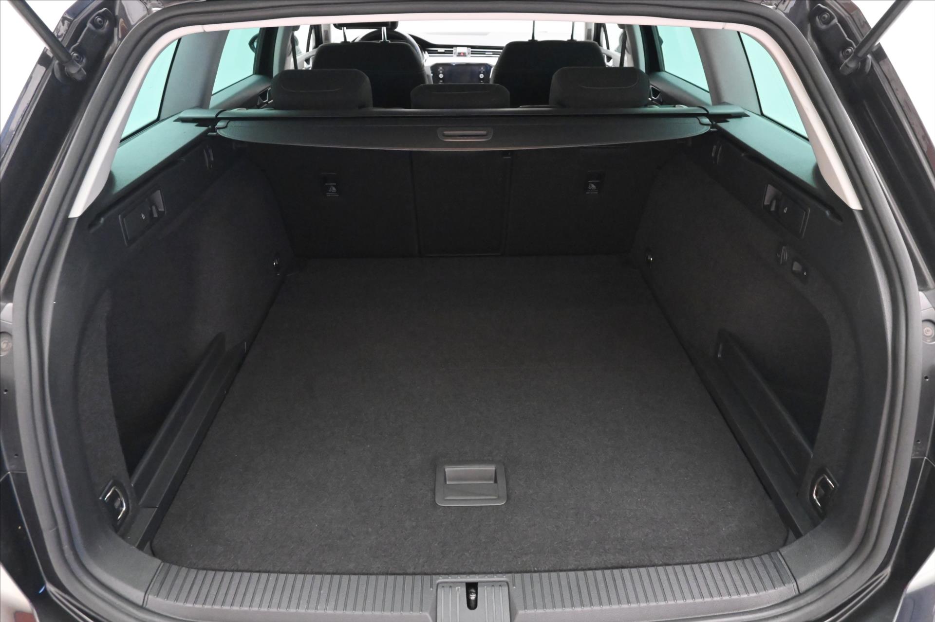 Hlavní fotografie vozu Volkswagen Passat 2,0 TDI 110 kW DSG Business Záruka až 5 let (10)