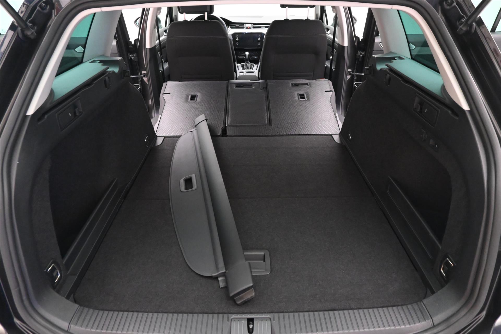 Hlavní fotografie vozu Volkswagen Passat 2,0 TDI 110 kW DSG Business Záruka až 5 let (11)