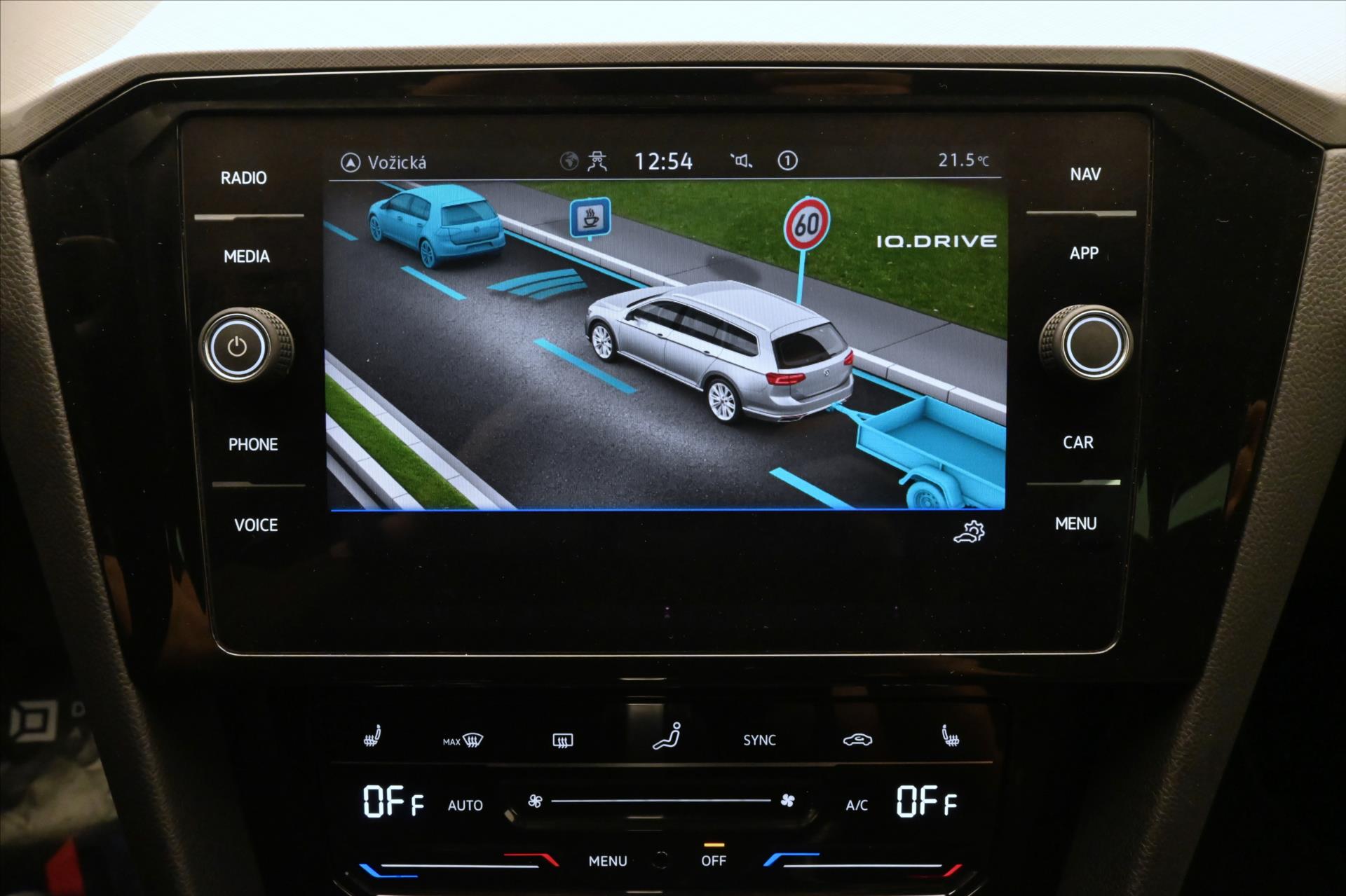 Hlavní fotografie vozu Volkswagen Passat 2,0 TDI 110 kW DSG Business Záruka až 5 let (19)