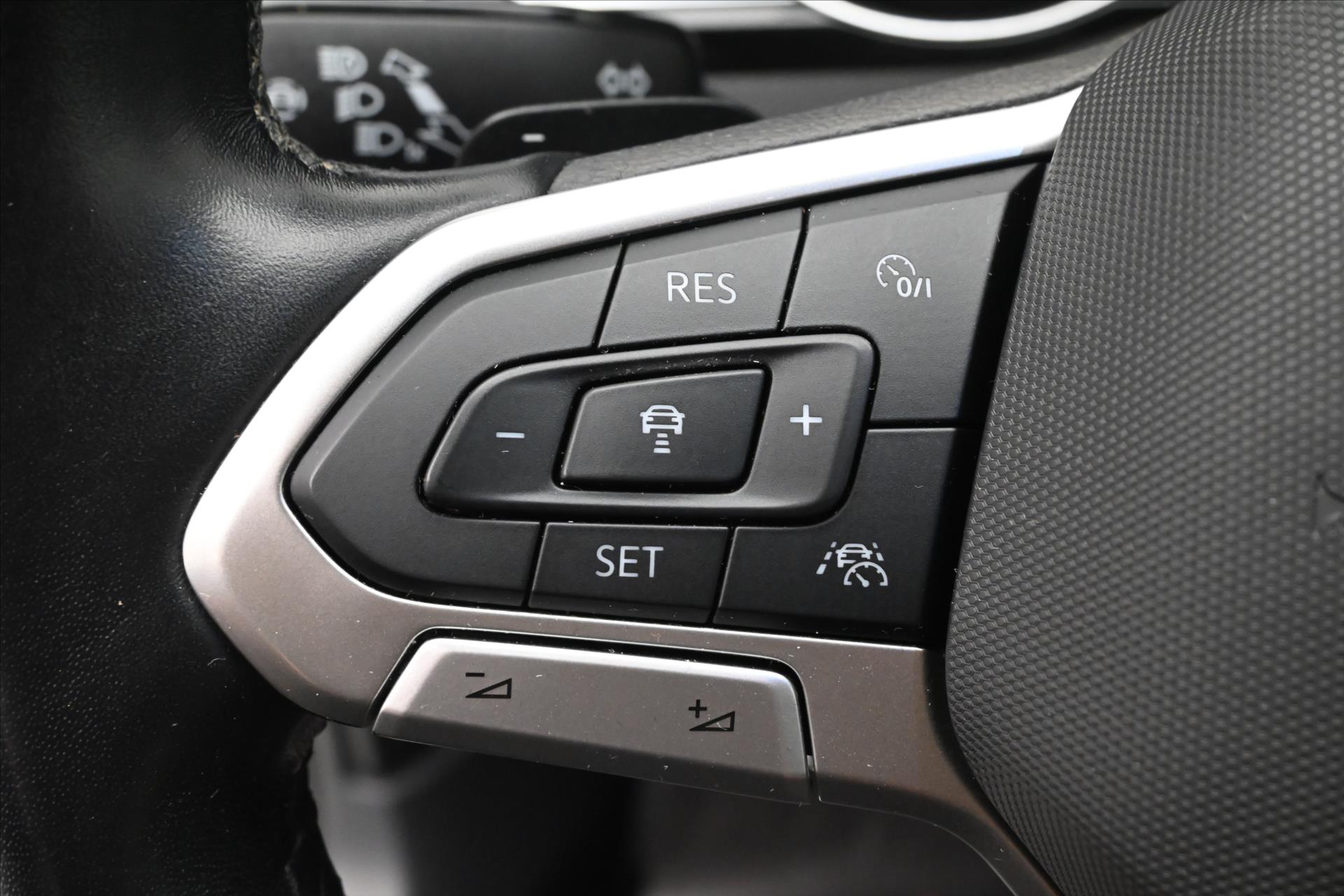 Hlavní fotografie vozu Volkswagen Passat 2,0 TDI 110 kW DSG Business Záruka až 5 let (24)