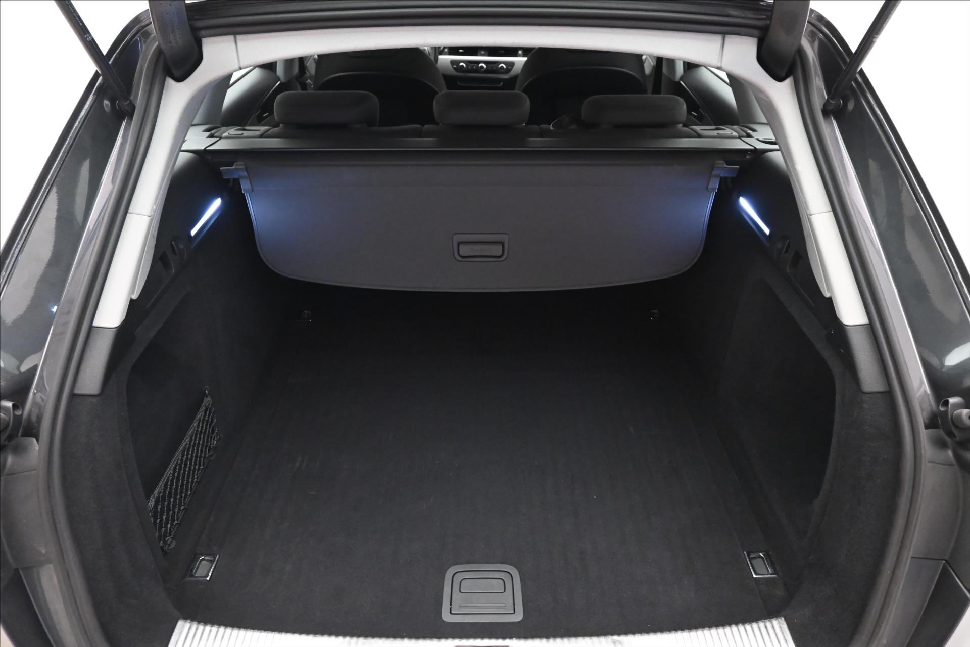 Hlavní fotografie vozu Audi A4 Avant 2,0 TDI 120kW S-Tronic AVANT Záruka až 5 let (10)