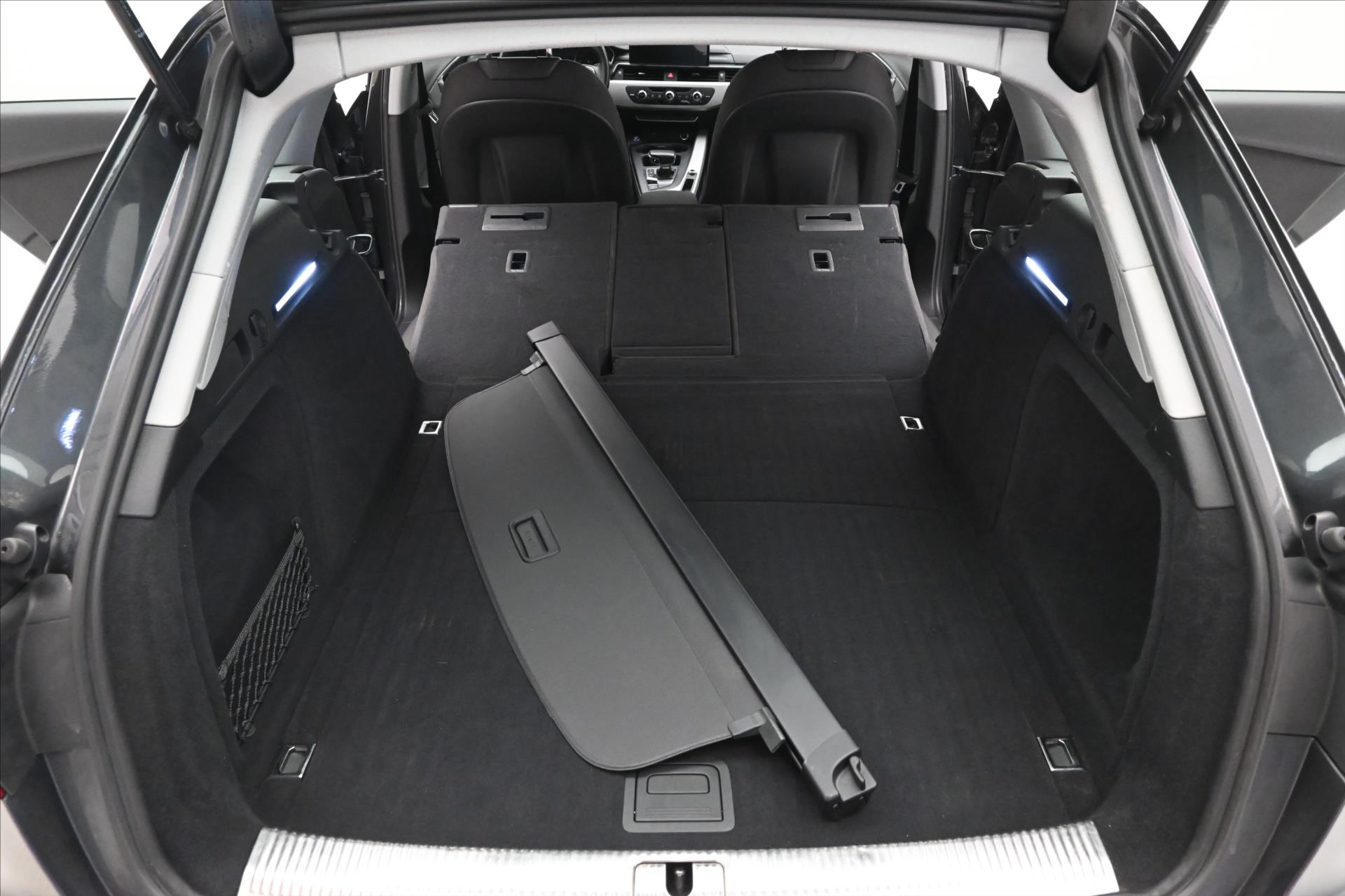 Hlavní fotografie vozu Audi A4 Avant 2,0 TDI 120kW S-Tronic AVANT Záruka až 5 let (11)