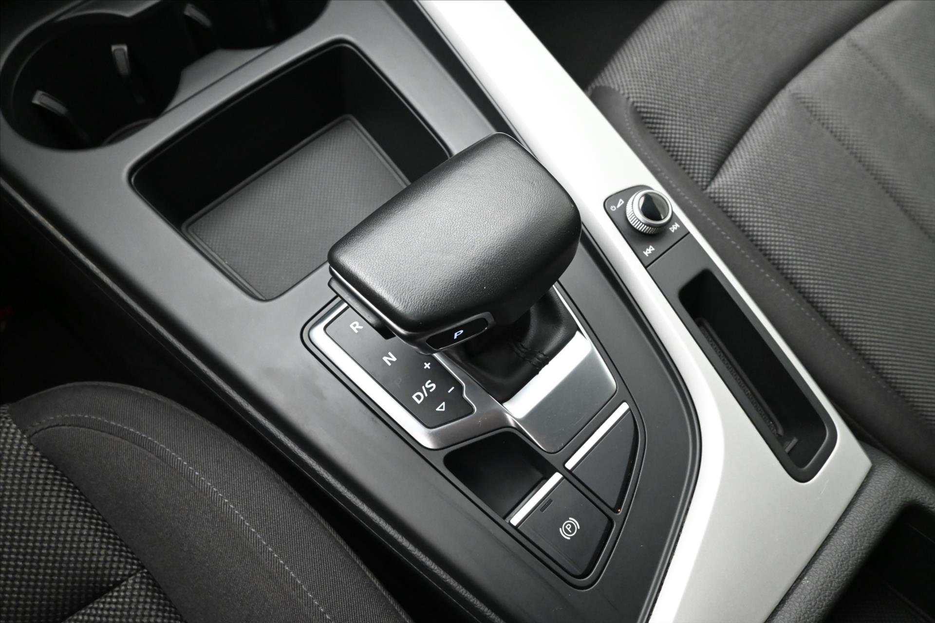 Hlavní fotografie vozu Audi A4 Avant 2,0 TDI 120kW S-Tronic AVANT Záruka až 5 let (22)