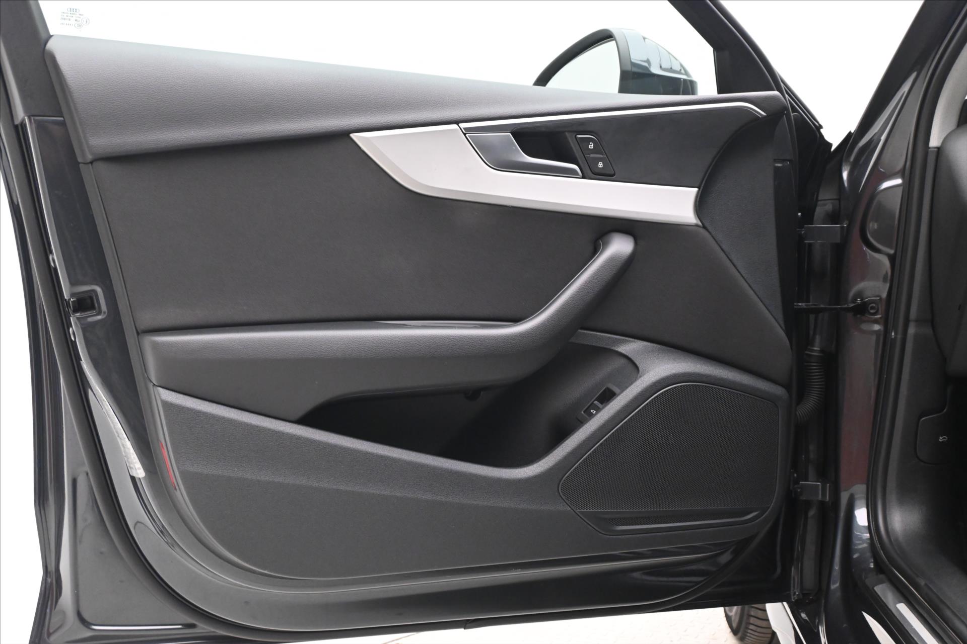 Hlavní fotografie vozu Audi A4 Avant 2,0 TDI 120kW S-Tronic AVANT Záruka až 5 let (24)