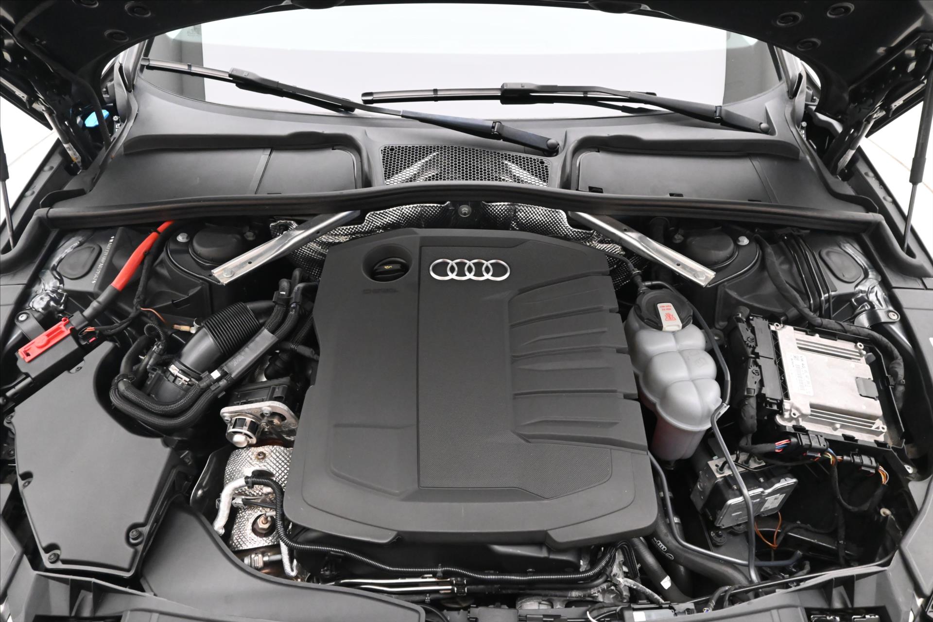 Hlavní fotografie vozu Audi A4 Avant 2,0 TDI 120kW S-Tronic AVANT Záruka až 5 let (9)