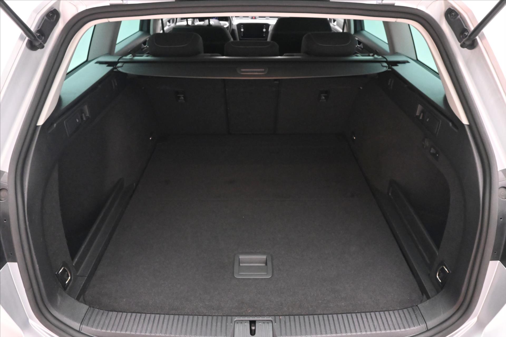 Hlavní fotografie vozu Volkswagen Passat 2,0 TDI 110kW DSG Business Záruka až 5 let (10)