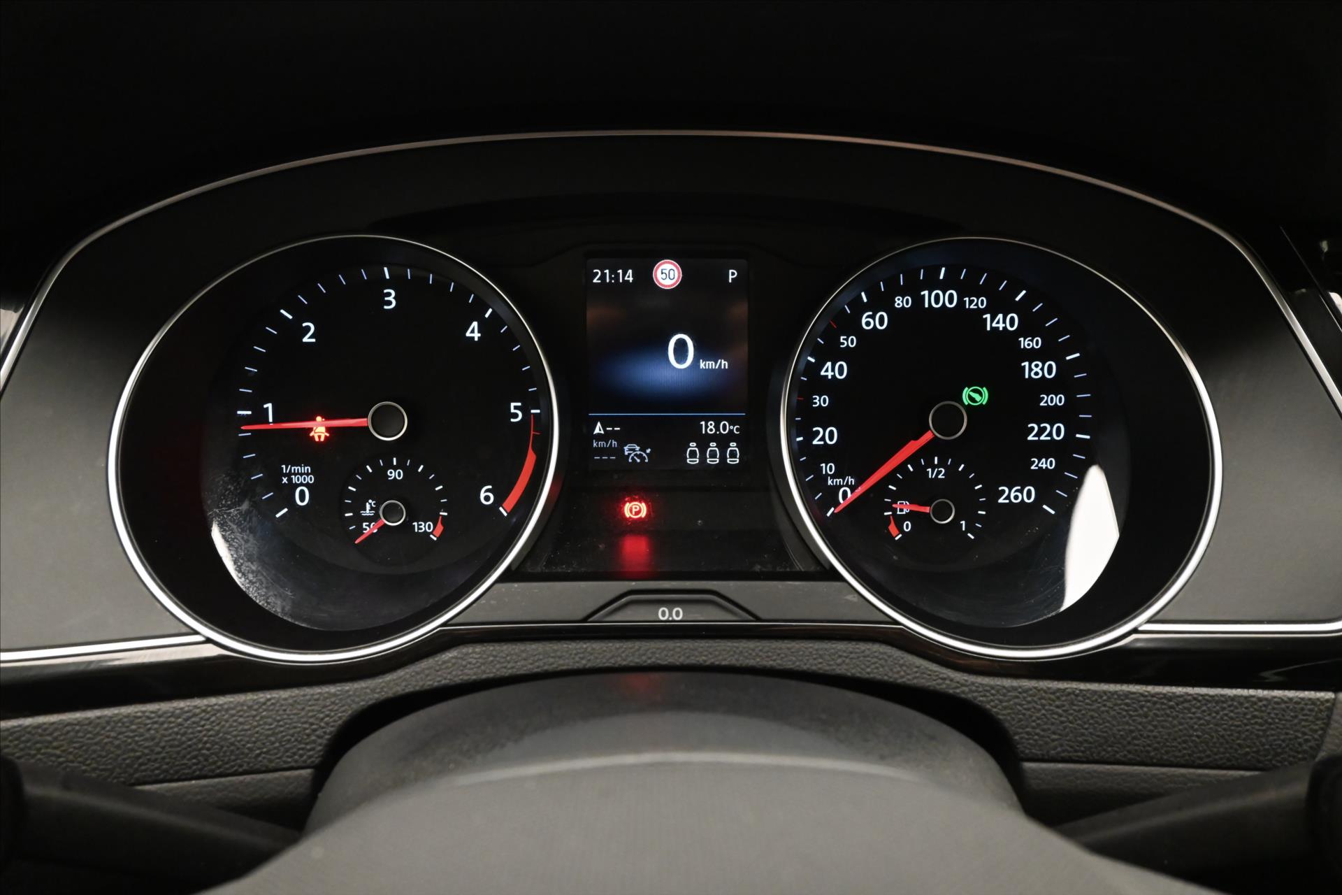 Hlavní fotografie vozu Volkswagen Passat 2,0 TDI 110kW DSG Business Záruka až 5 let (16)