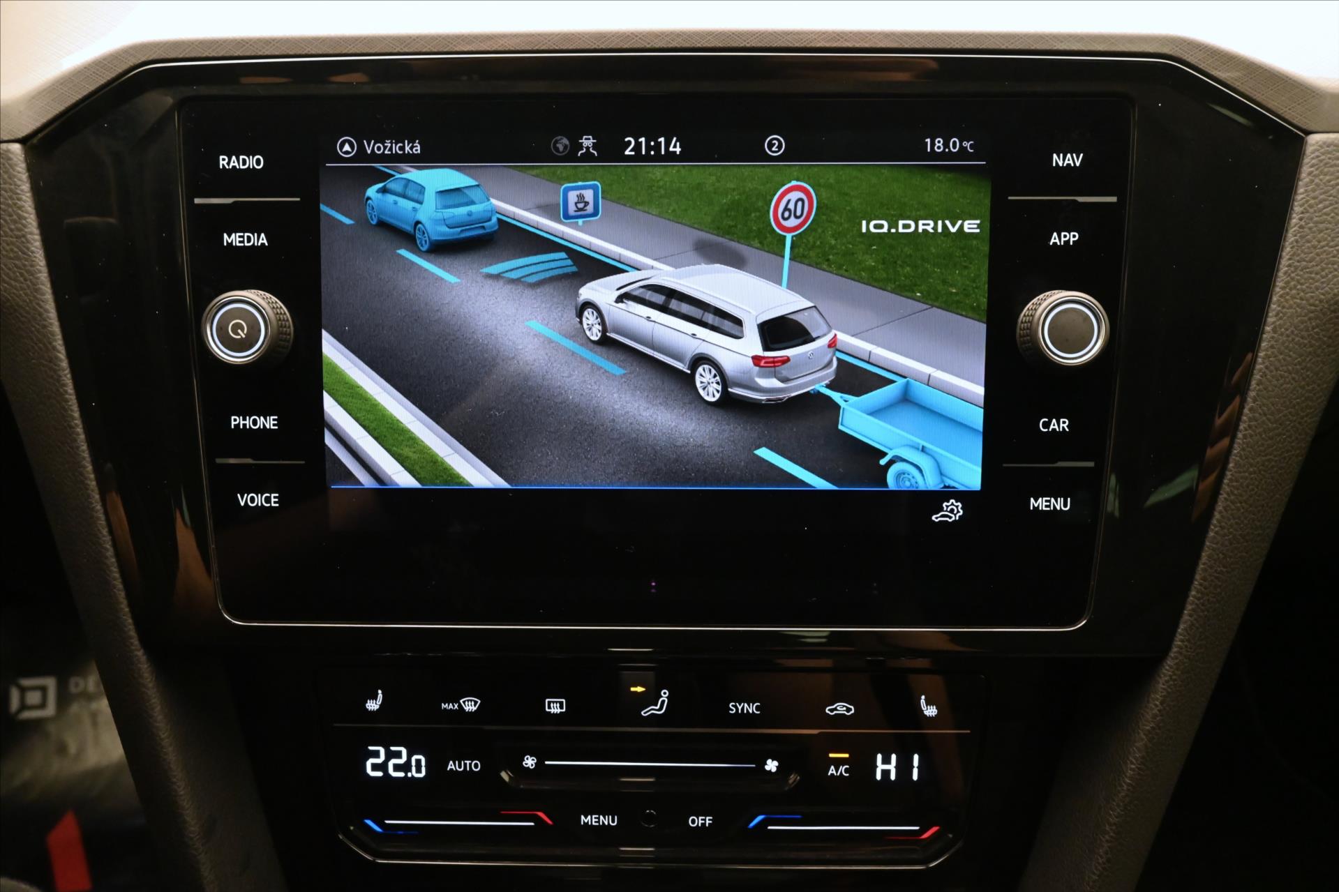 Hlavní fotografie vozu Volkswagen Passat 2,0 TDI 110kW DSG Business Záruka až 5 let (19)