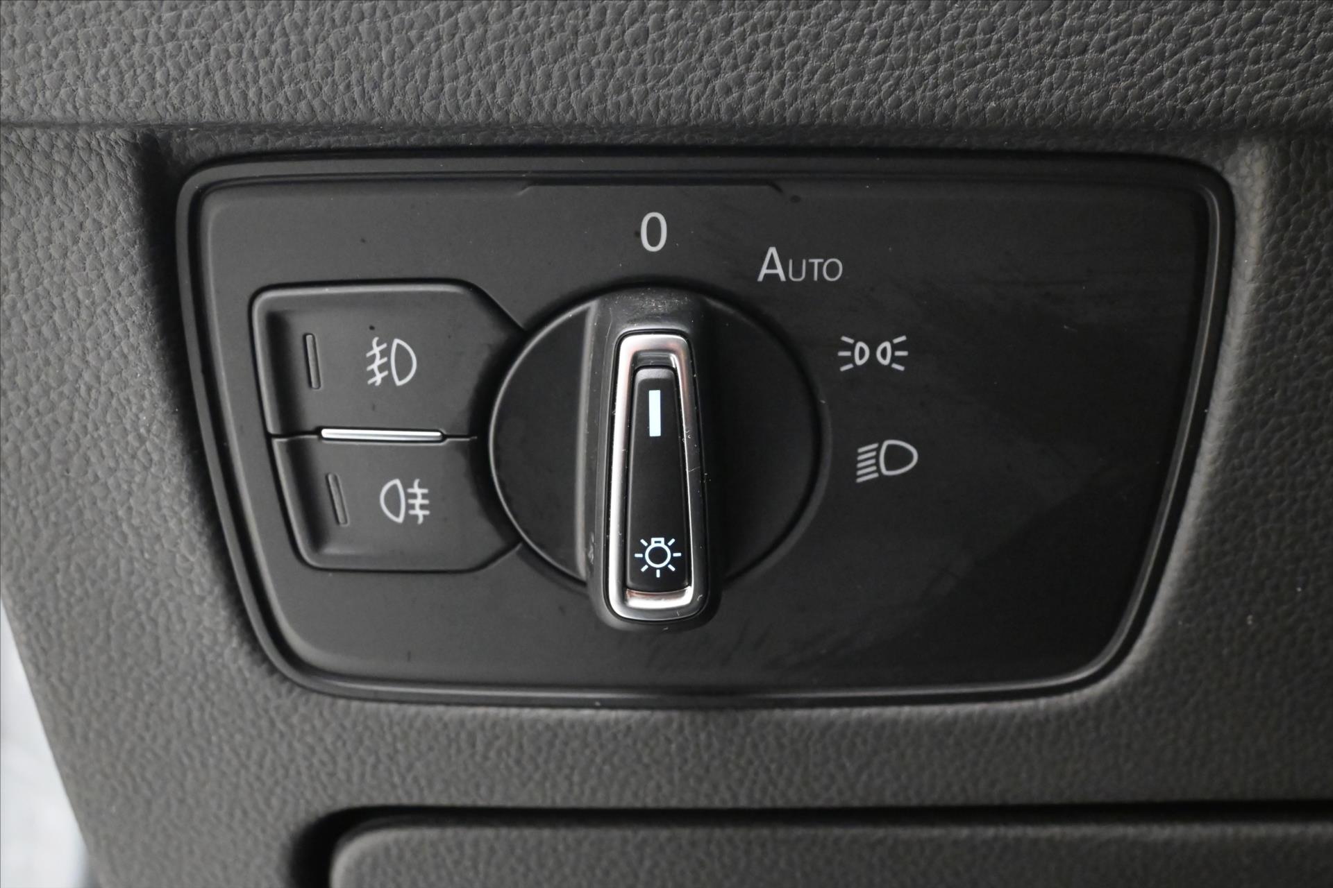 Hlavní fotografie vozu Volkswagen Passat 2,0 TDI 110kW DSG Business Záruka až 5 let (27)