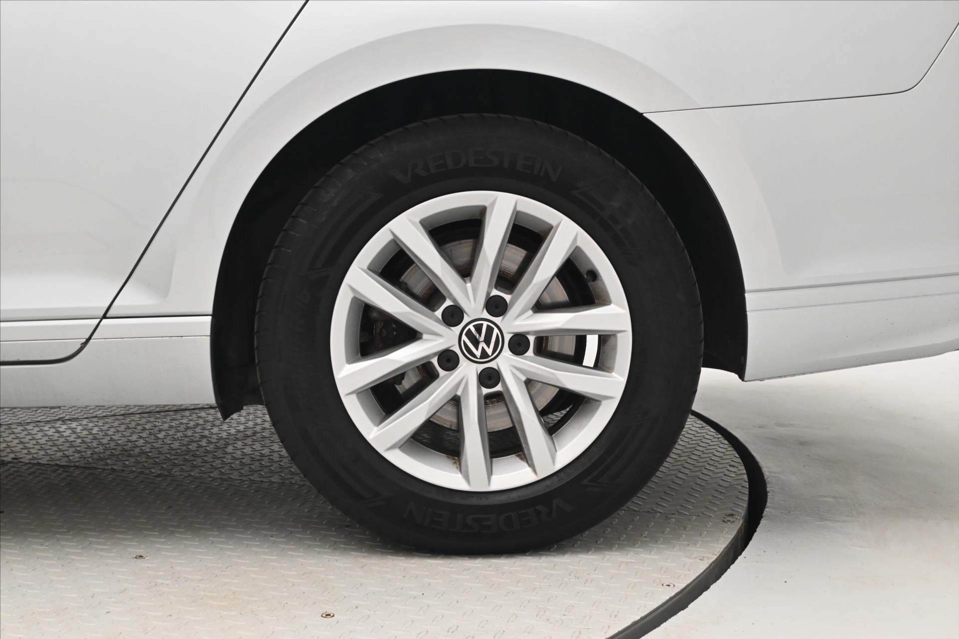 Hlavní fotografie vozu Volkswagen Passat 2,0 TDI 110kW DSG Business Záruka až 5 let (32)