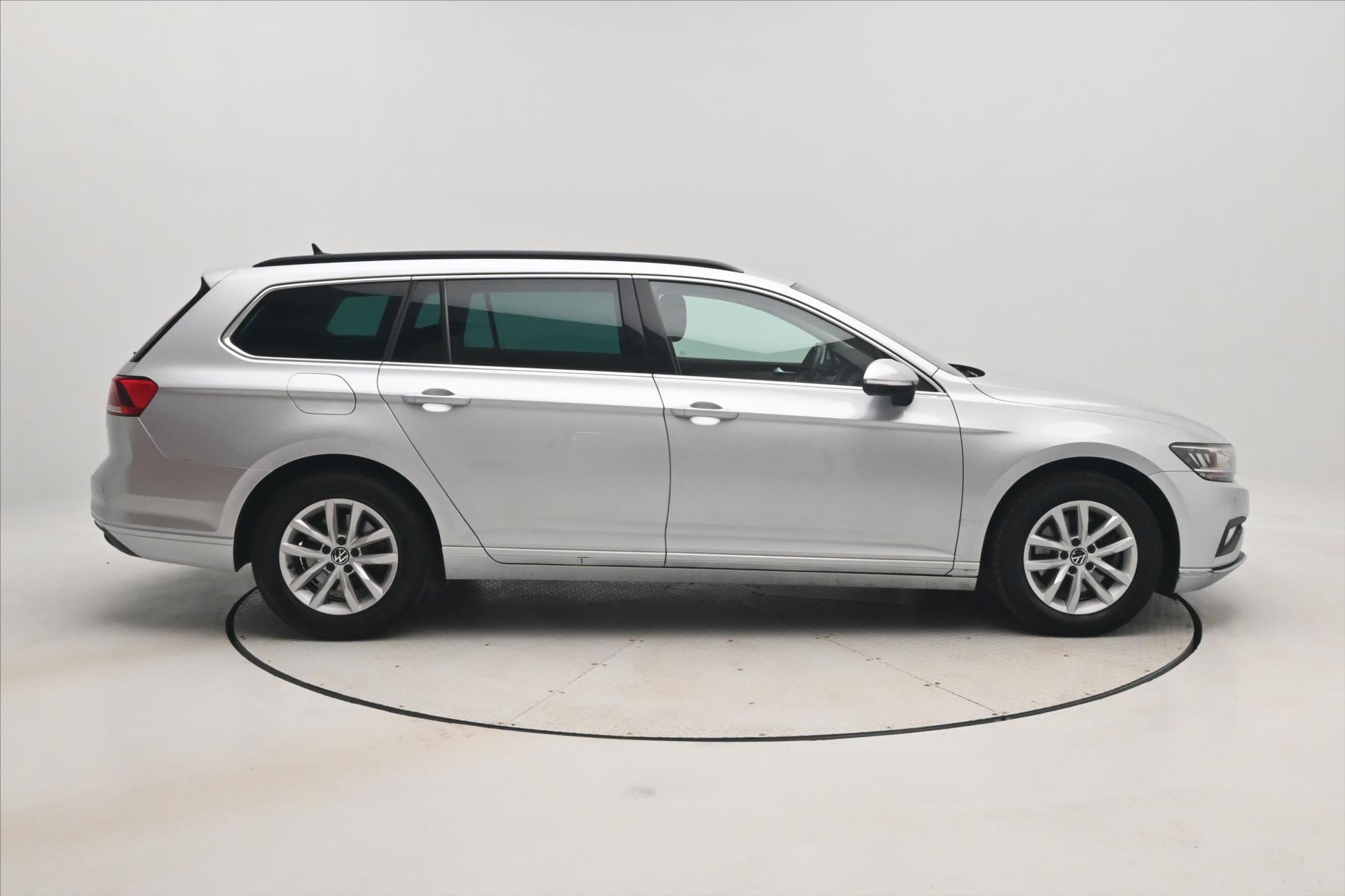 Hlavní fotografie vozu Volkswagen Passat 2,0 TDI 110kW DSG Business Záruka až 5 let (4)