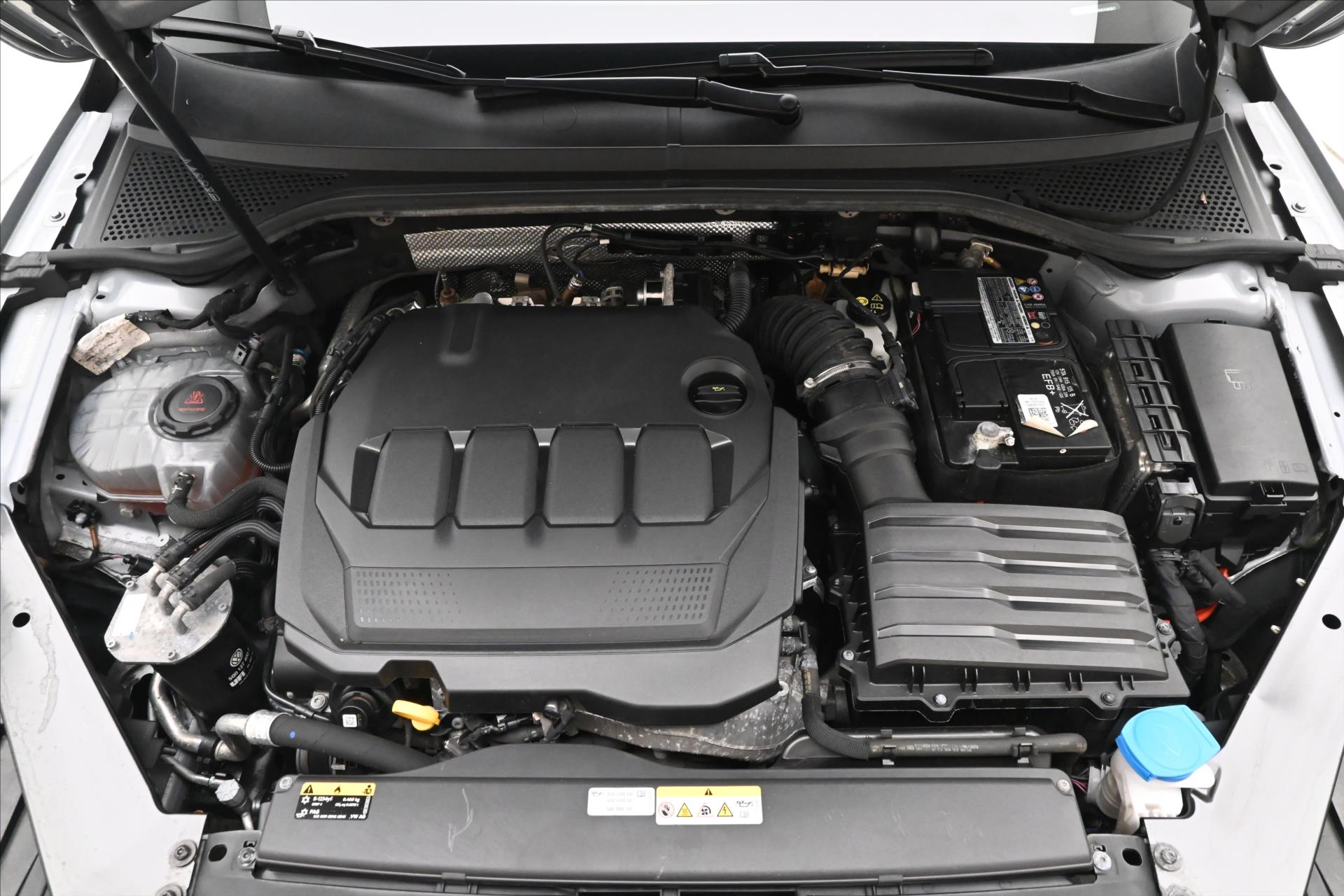 Hlavní fotografie vozu Volkswagen Passat 2,0 TDI 110kW DSG Business Záruka až 5 let (9)