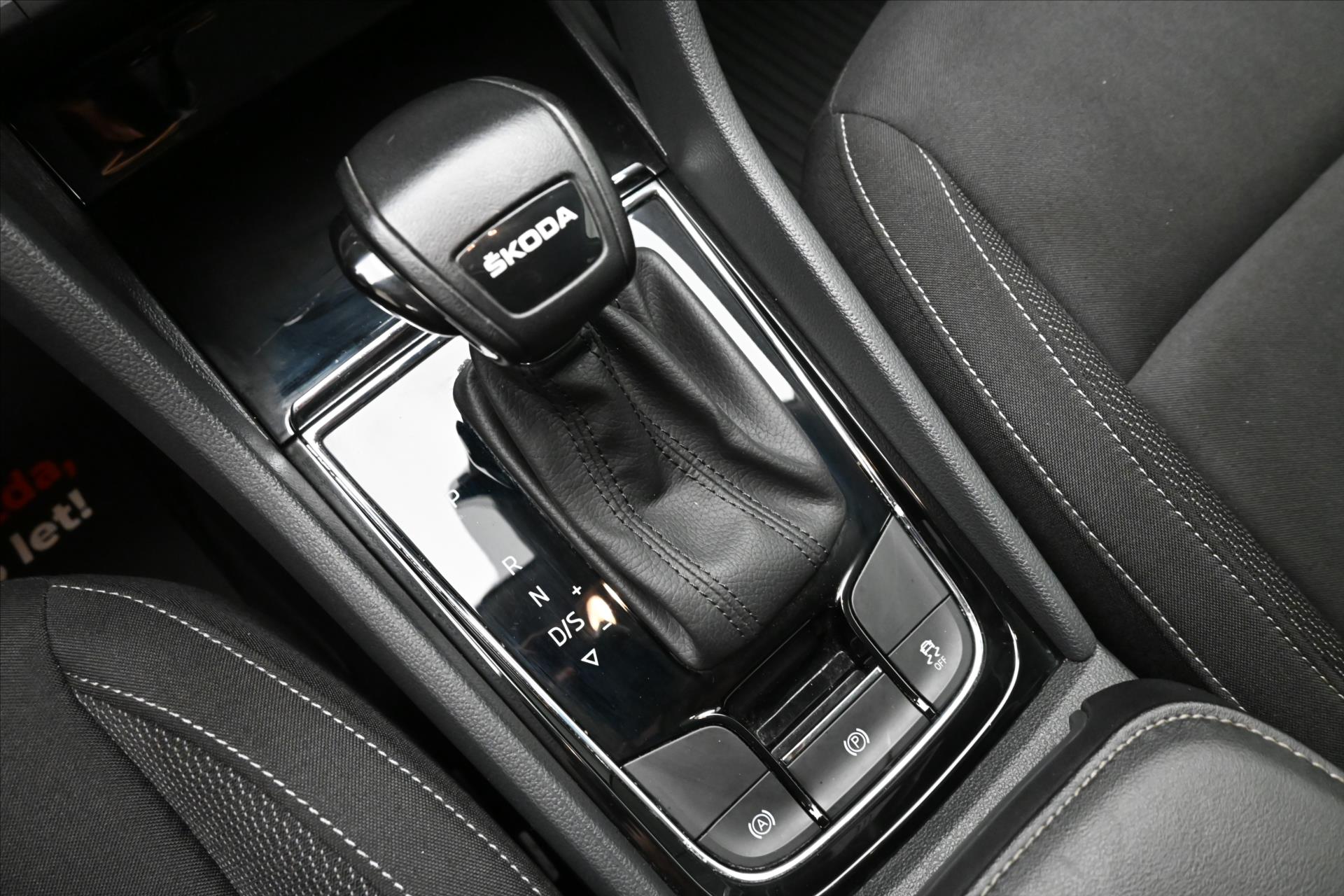 Hlavní fotografie vozu Škoda Karoq 2,0 TDI 85kW DSG Ambition Záruka až 5 let (22)