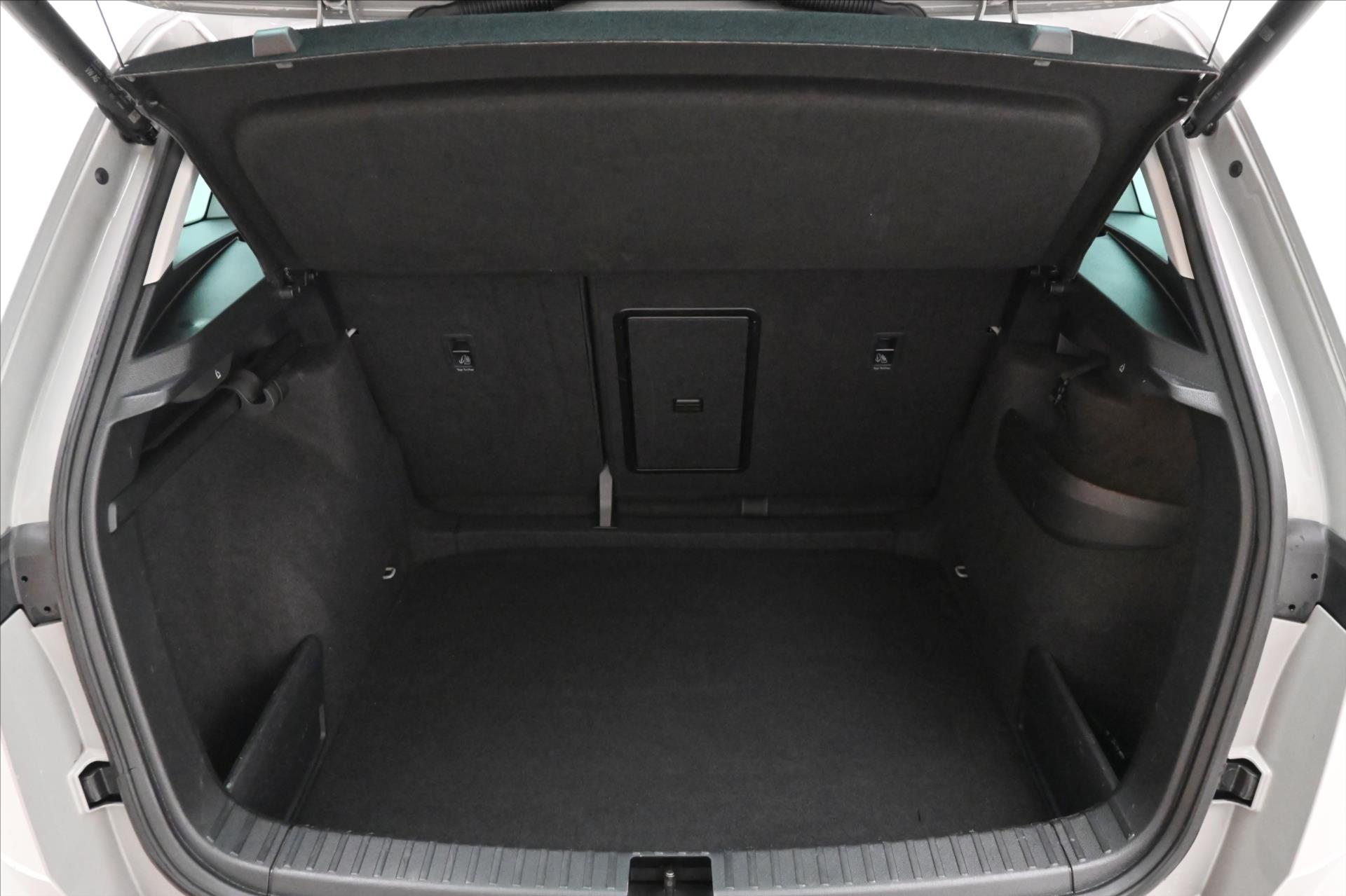 Hlavní fotografie vozu Škoda Karoq 2,0 TDI 85kW DSG VIRTUAL EL.KUFR Záruka až 5 let (11)