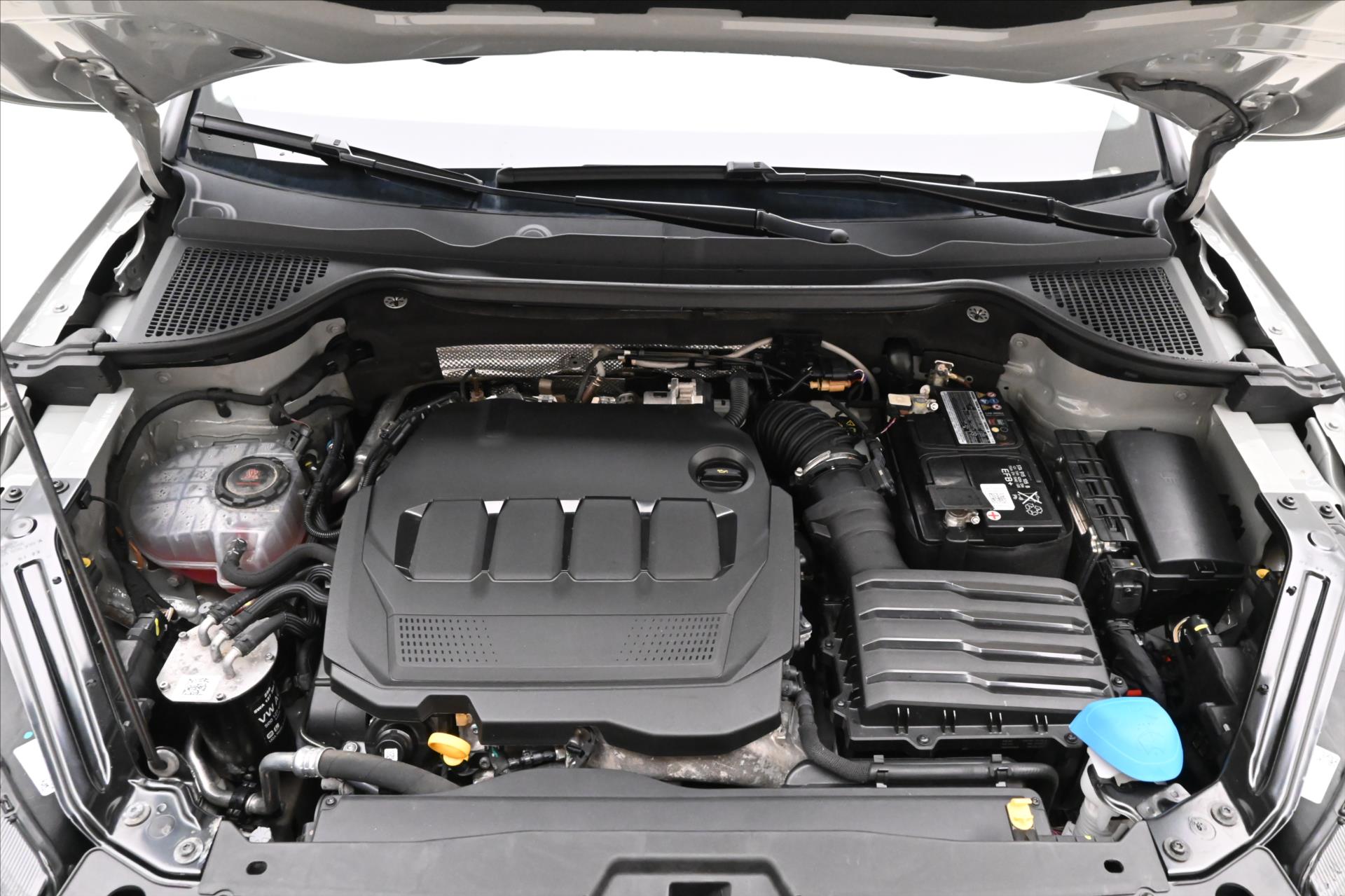Hlavní fotografie vozu Škoda Karoq 2,0 TDI 85kW DSG VIRTUAL EL.KUFR Záruka až 5 let (10)