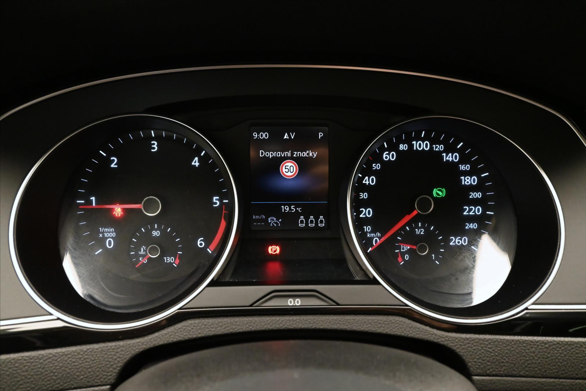 Hlavní fotografie vozu Volkswagen Passat 2,0 TDI 110 kW DSG BUSINESS ZÁRUKA AŽ 5 LET (16)