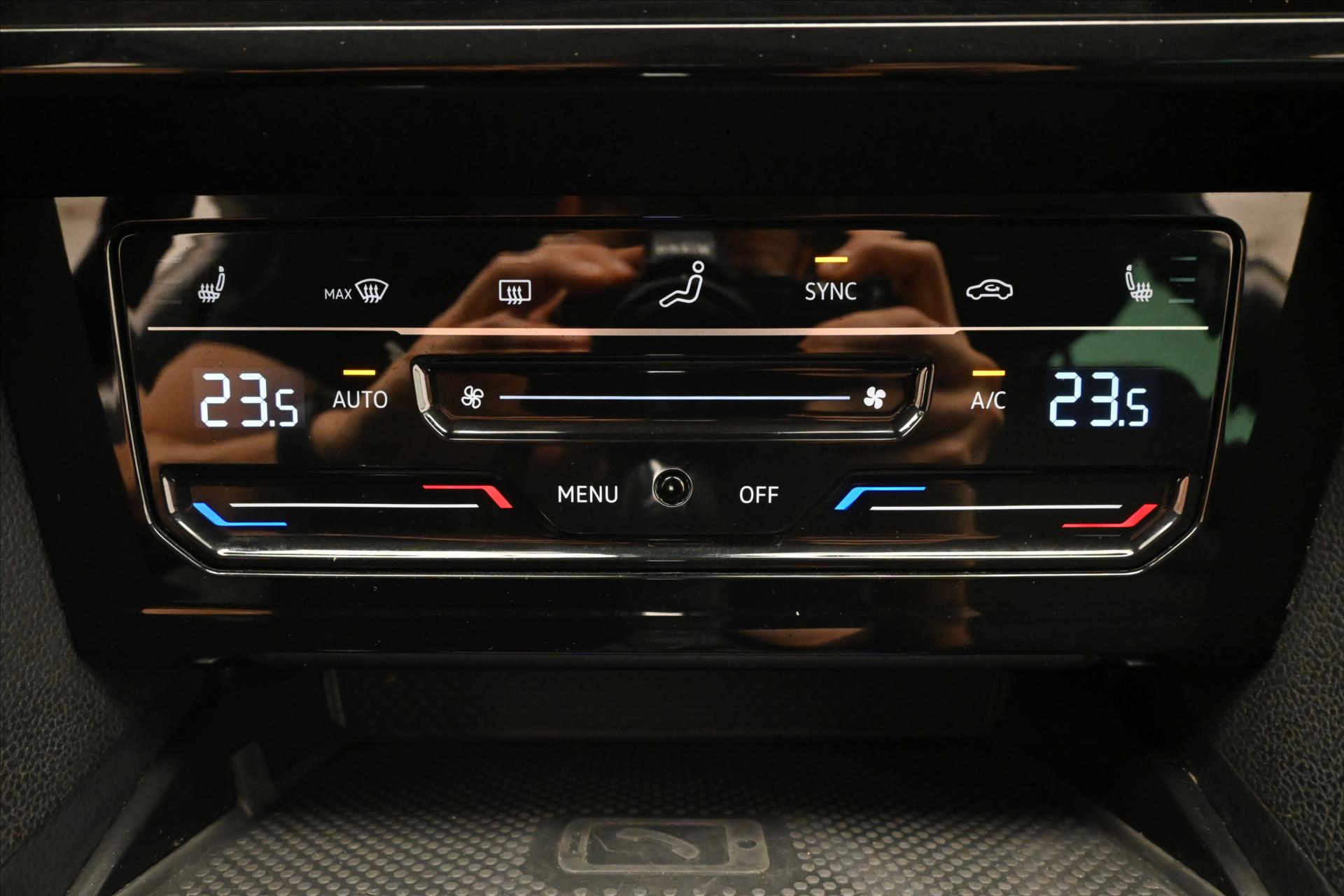 Hlavní fotografie vozu Volkswagen Passat 2,0 TDI 110 kW DSG BUSINESS ZÁRUKA AŽ 5 LET (21)