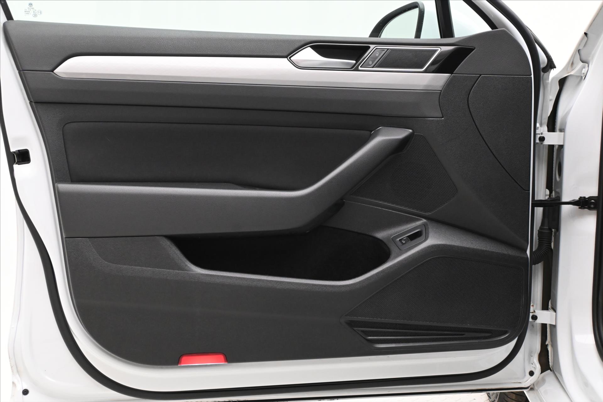 Hlavní fotografie vozu Volkswagen Passat 2,0 TDI 110 kW DSG BUSINESS ZÁRUKA AŽ 5 LET (25)